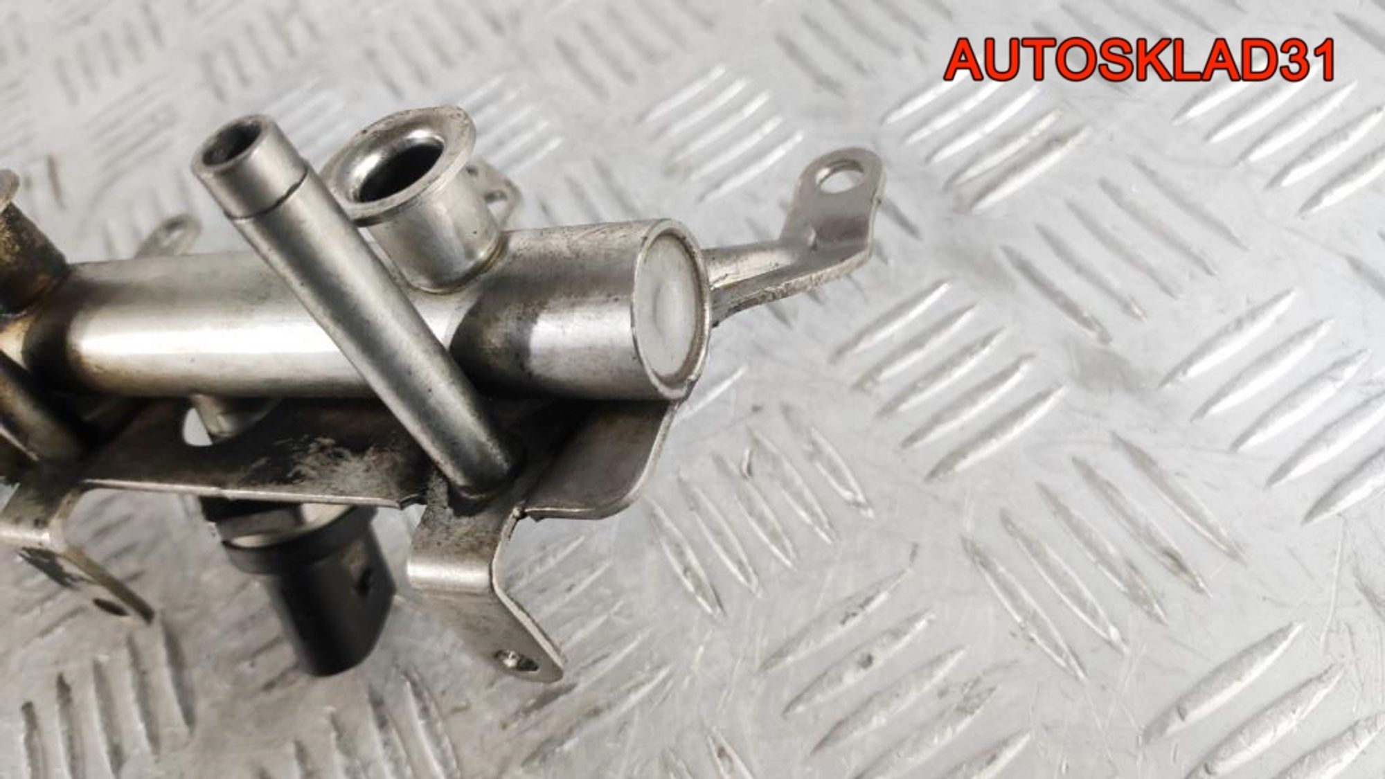 Рейка топливная VW Passat B6 1,8 BZB 06J133317G, 1000 рублей, Дубовое