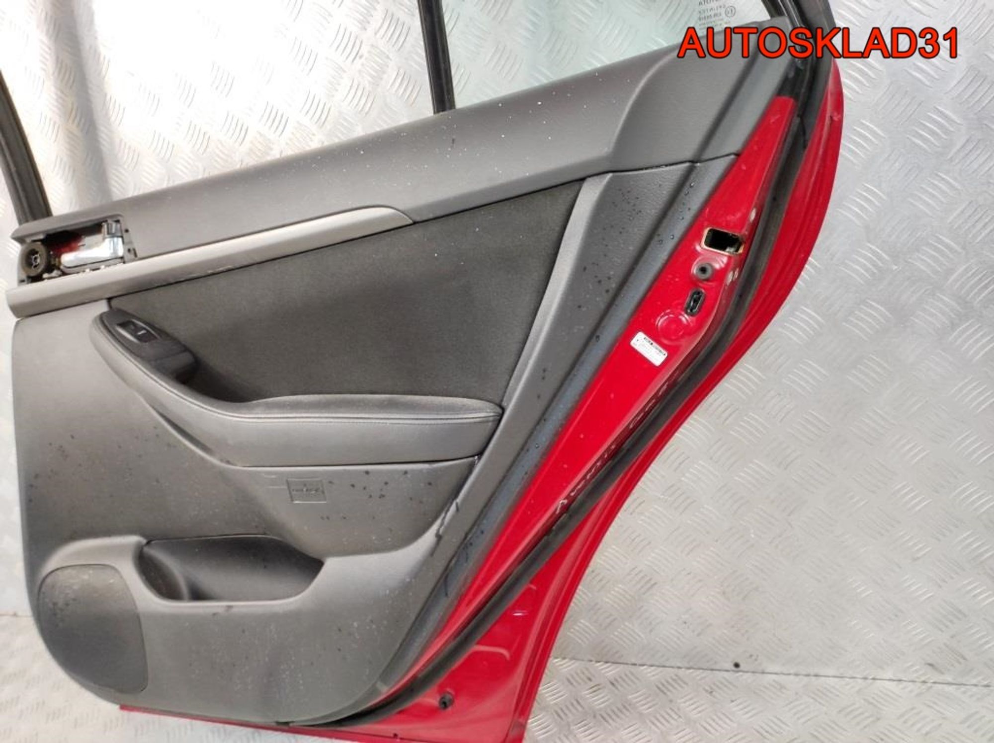 Дверь задняя правая Голая Toyota Avensis 2 Combi, 8100 рублей, Дубовое