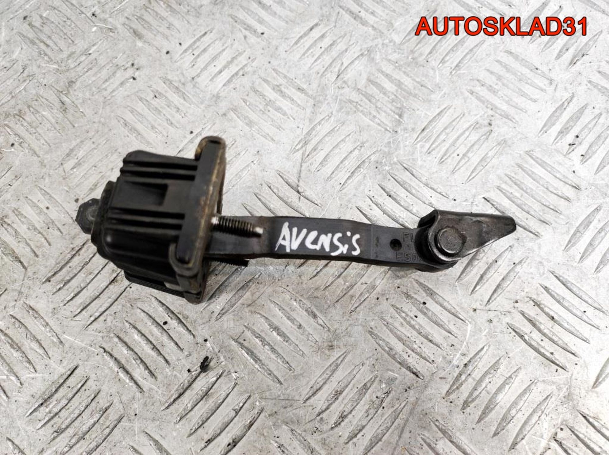 Ограничитель двери передней Toyota Avensis T250 6861005040, 900 рублей, Дубовое