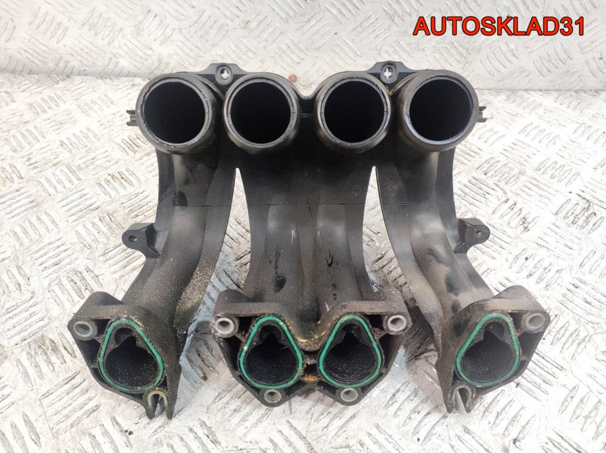 Коллектор впускной нижняя часть VW Golf 4 1,6 BFQ 06A133206S, 1500 рублей, Дубовое