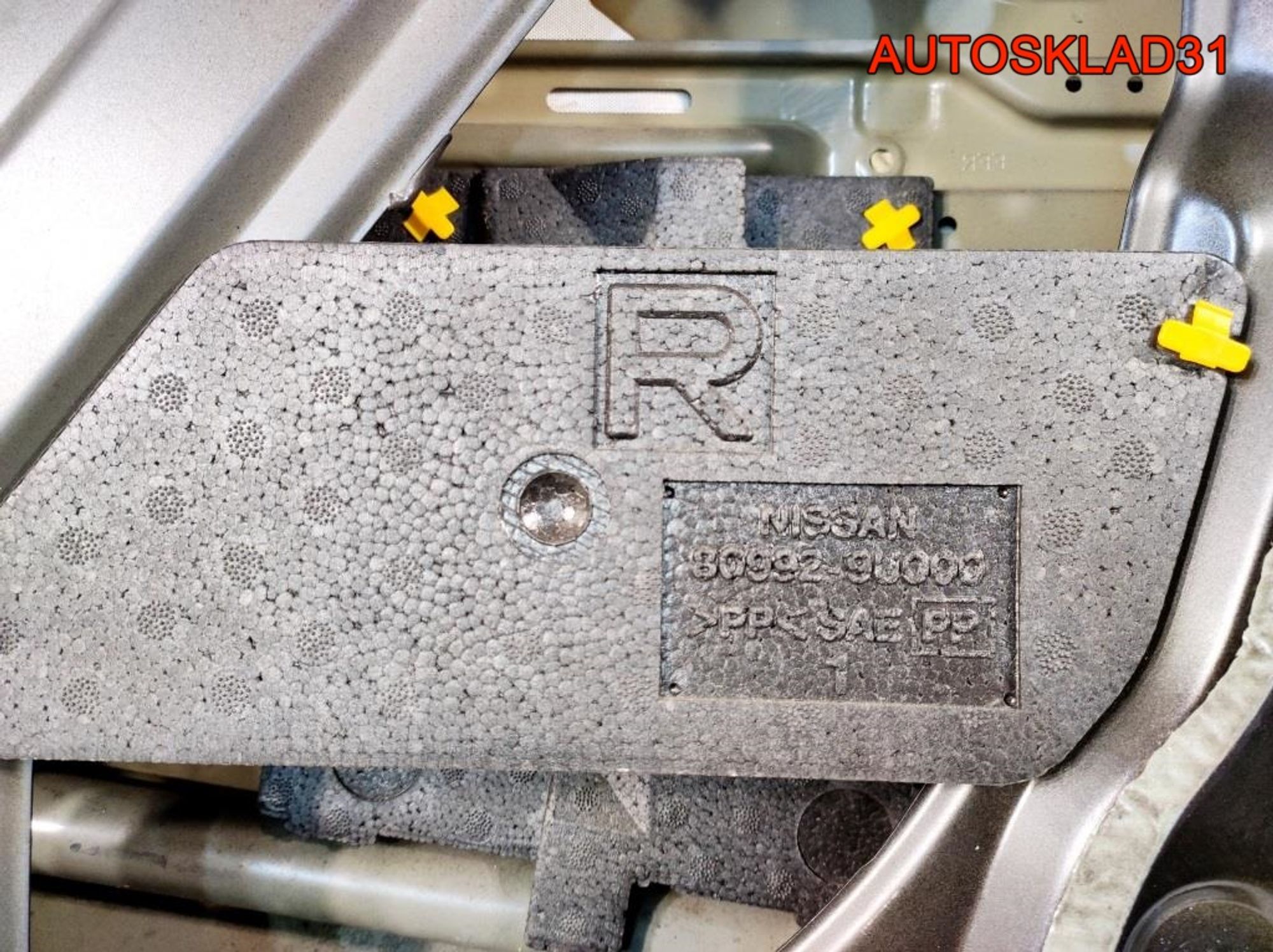 Дверь передняя правая Nissan Note E11 H01009U0M0, 12200 рублей, Дубовое