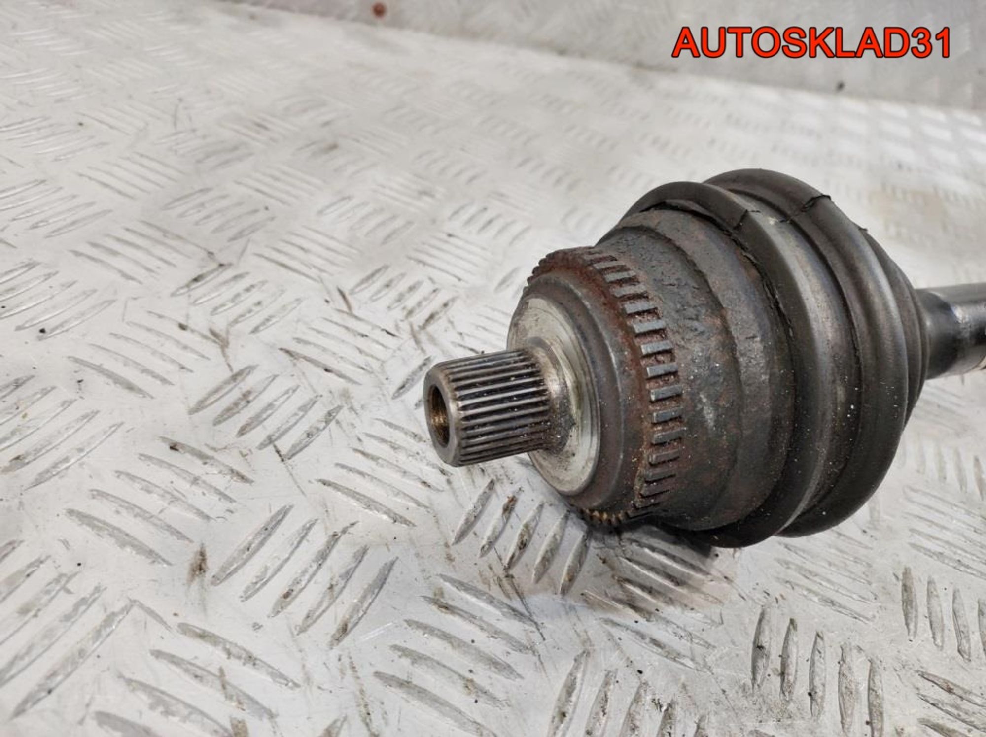 Полуось передняя правая Audi 80 B4 8A0407272AG, 2300 рублей, Дубовое