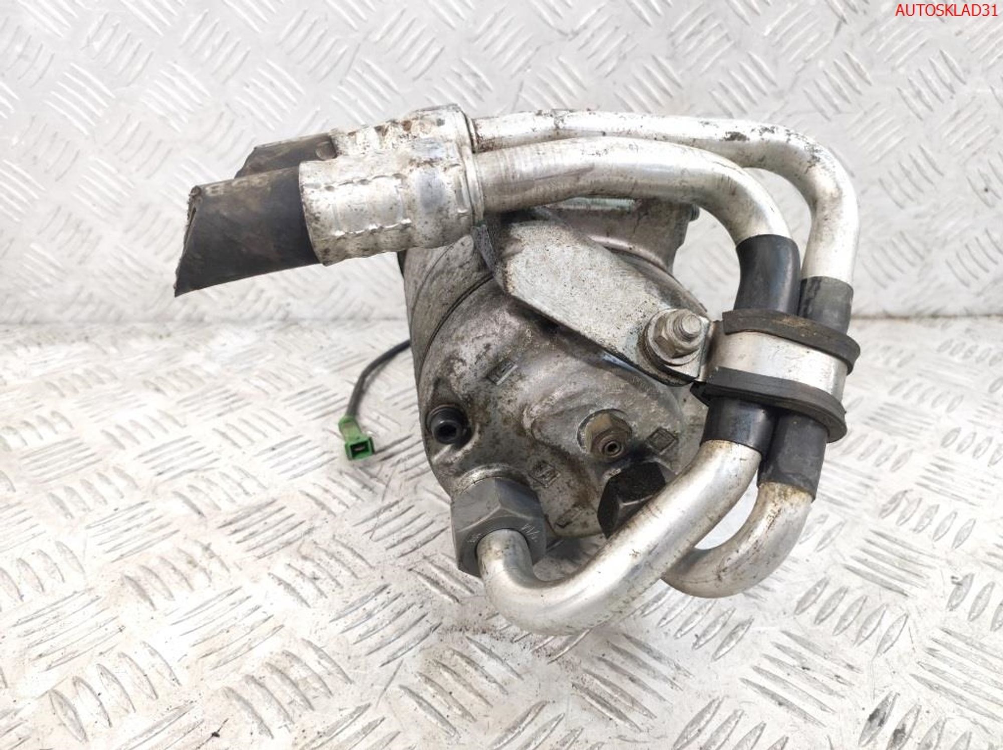 Компрессор кондиционера VW Passat B5 8D0260805D, 7200 рублей, Дубовое