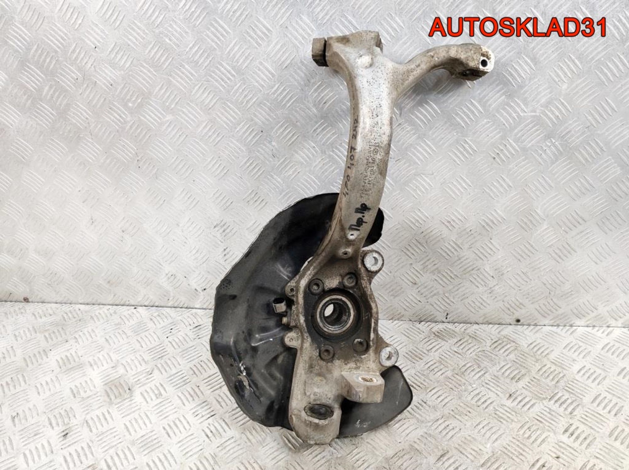 Кулак передний правый Audi A6 C6 4F0407242E, 7000 рублей, Дубовое