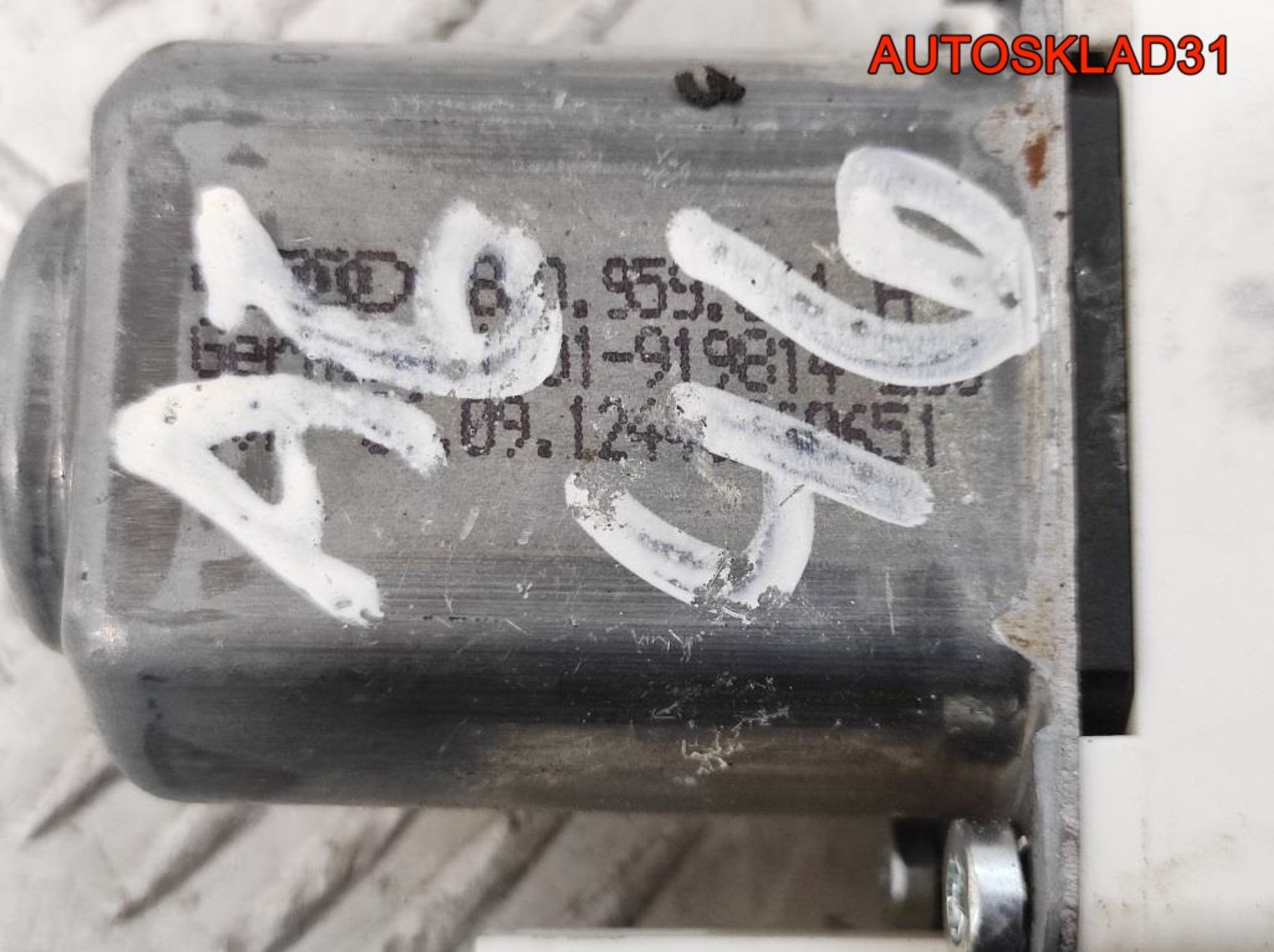 Моторчик стеклоподъемника задний R Audi A6 C7 8K0959811A, 1000 рублей, Дубовое