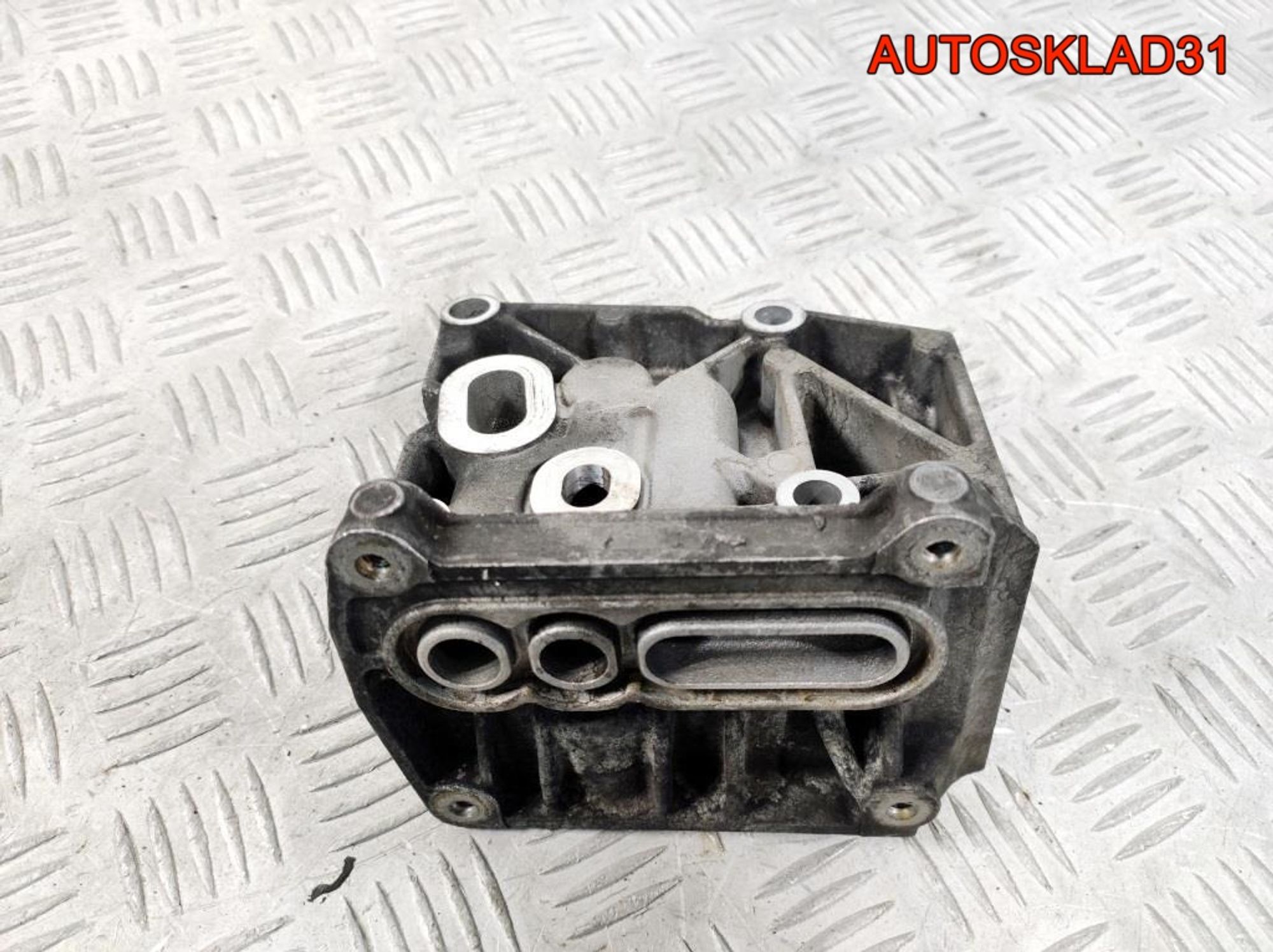 Корпус масляного фильтра Ford Galaxy 4M5Q6B624B, 900 рублей, Дубовое