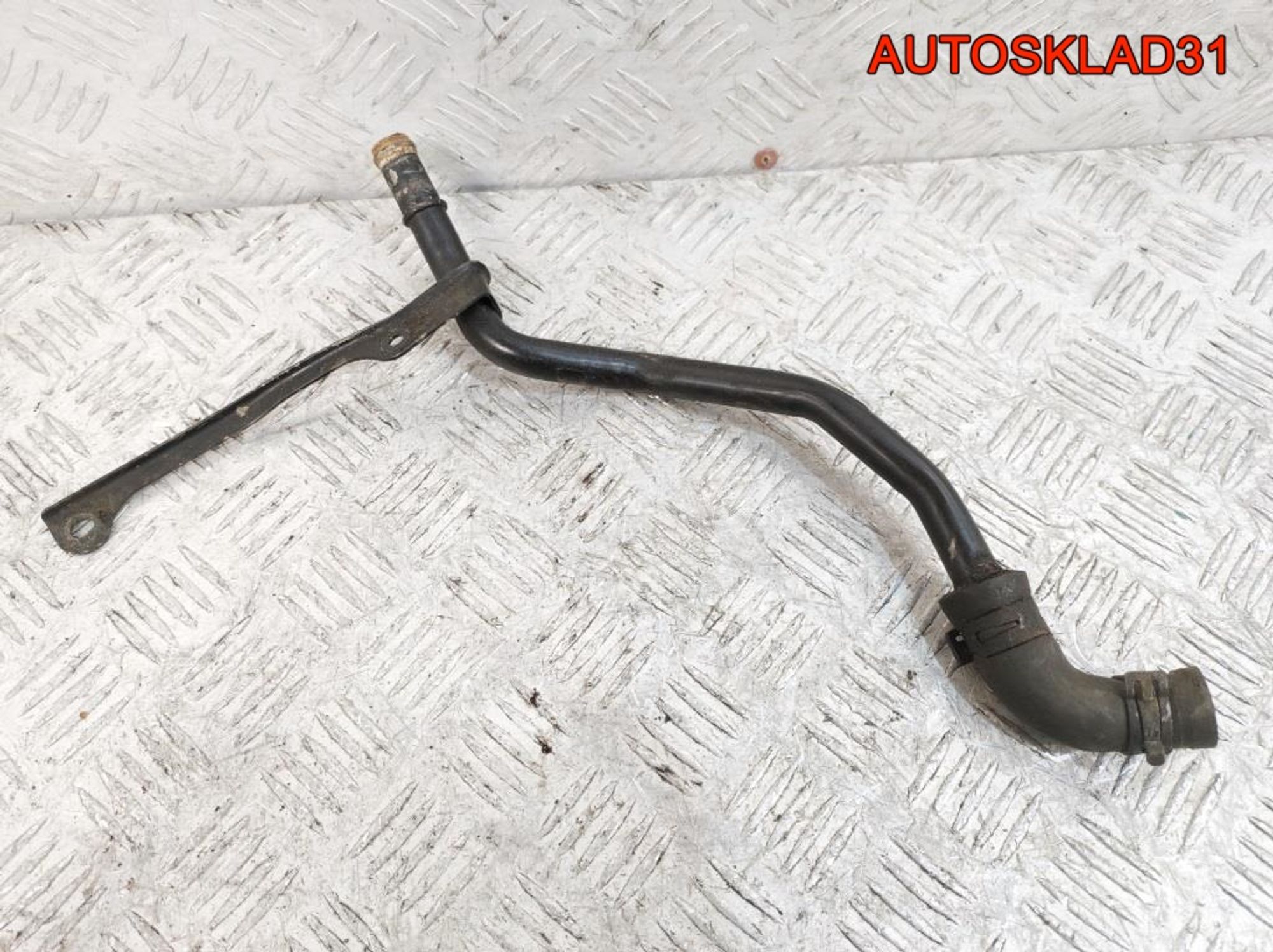 Трубка охлаждения Audi A4 B6 2,4 BDV 078121065N, 600 рублей, Дубовое