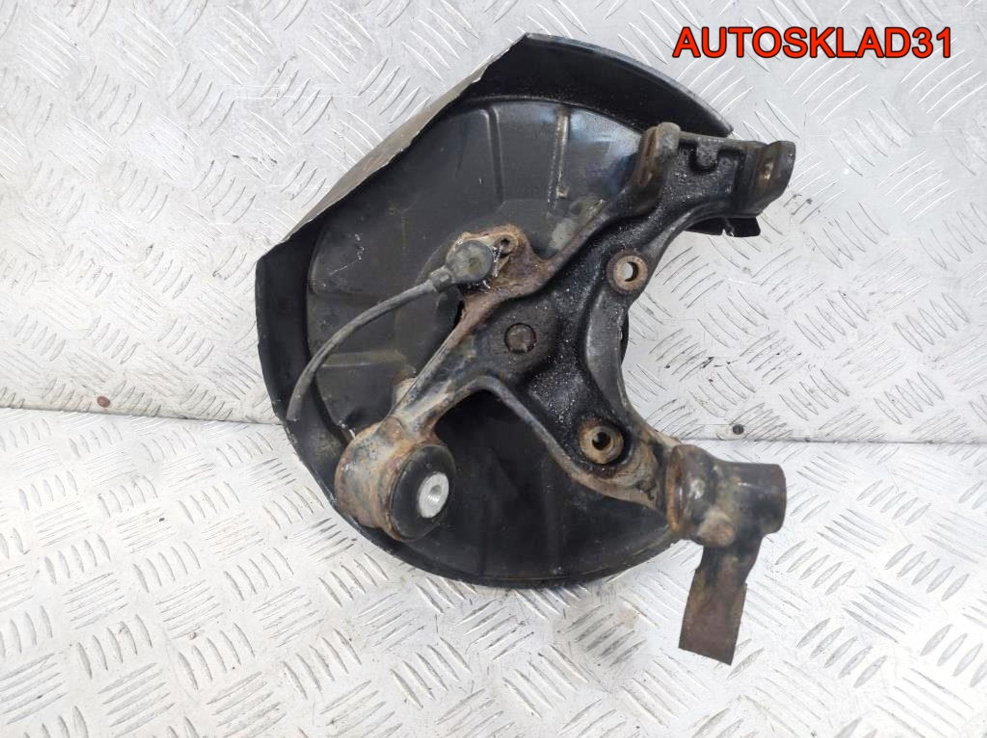 Кулак поворотный задний правый Audi A4 B6 2 WD, 1200 рублей, Дубовое