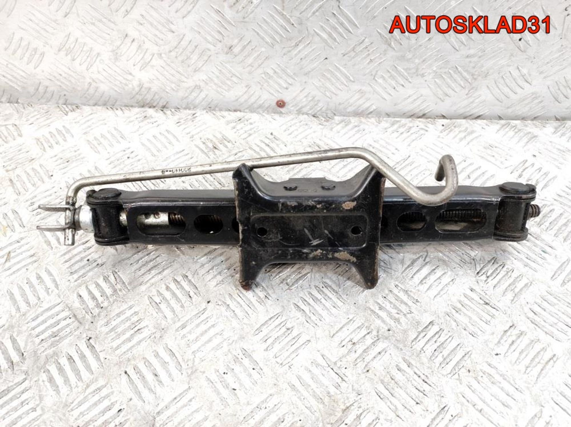 Домкрат Renault Logan 1 8200858025, 1500 рублей, Дубовое