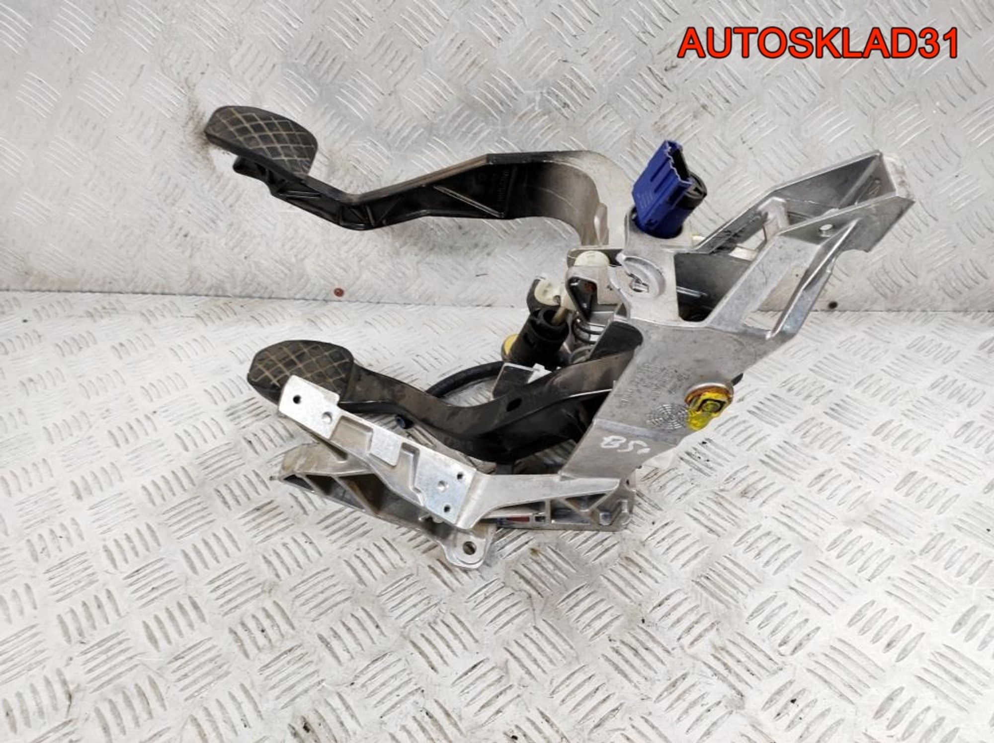 Блок педалей МКПП VW Passat B5 8D1721117P, 3600 рублей, Дубовое