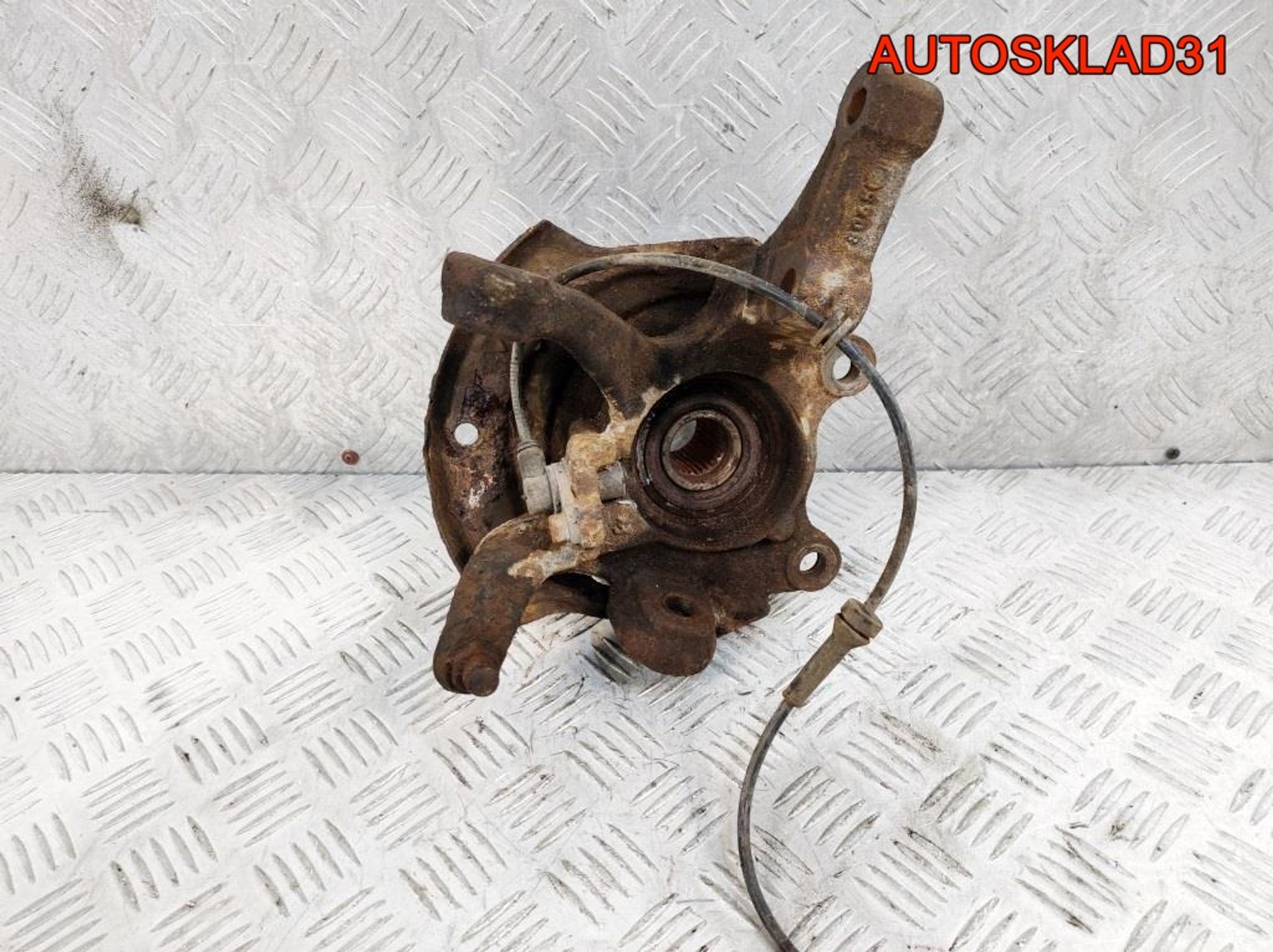 Кулак поворотный передний левый Nissan X-Trail T30 400158H300, 2700 рублей, Дубовое