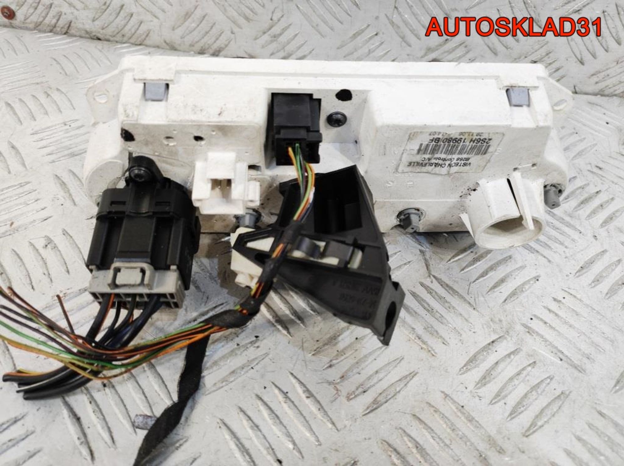 Блок управления отопителем Ford Fusion 2S6H19980BF, 1700 рублей, Дубовое