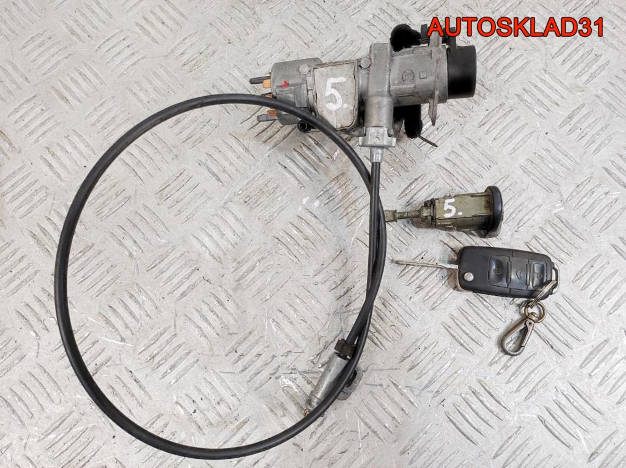 Комплект замок зажигания и личинка с ключом VW Golf 4 4B0905851B, 3600 рублей, Дубовое