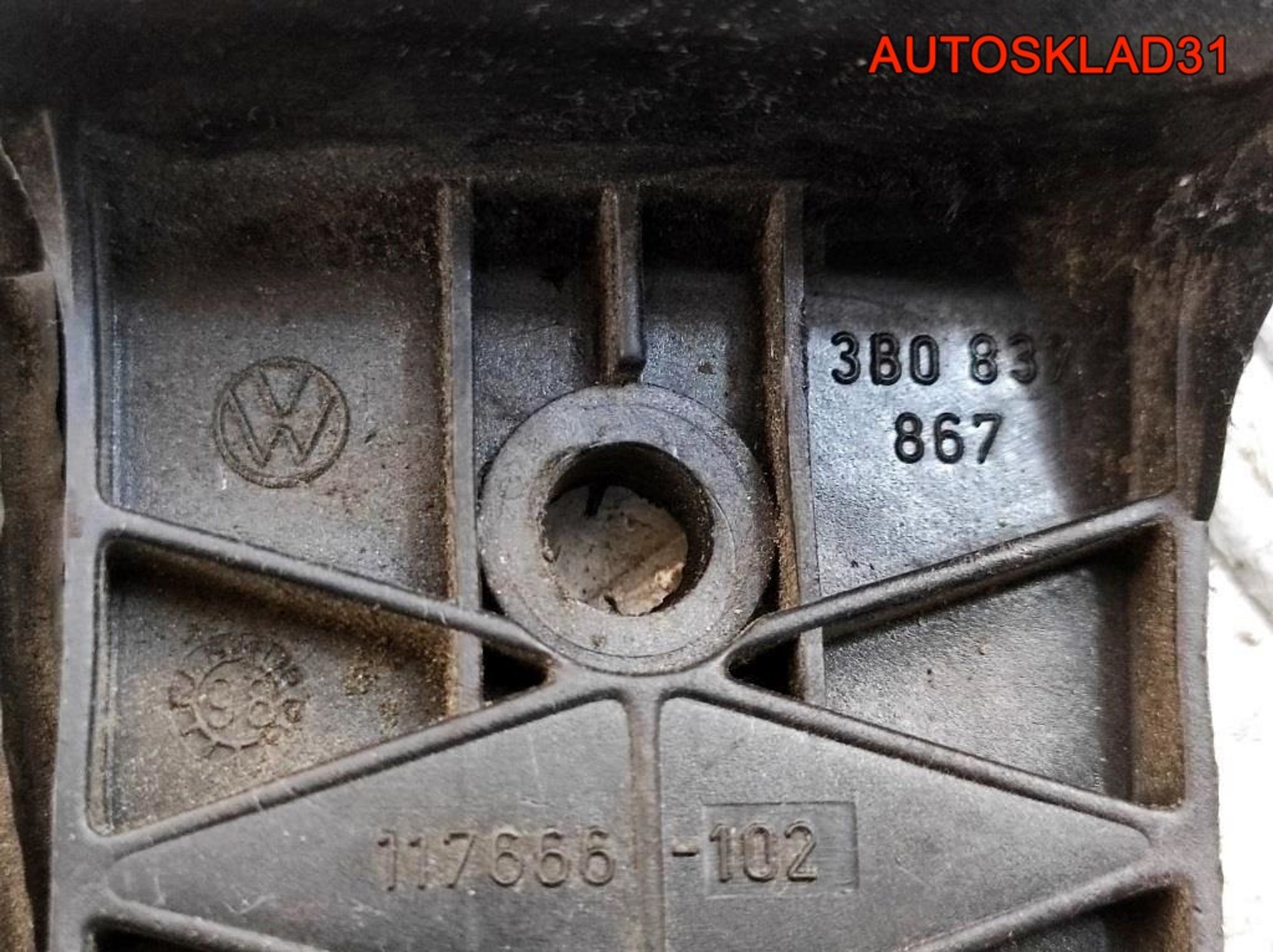 Замок двери задний левый VW Passat B5 3B0837867, 3500 рублей, Дубовое