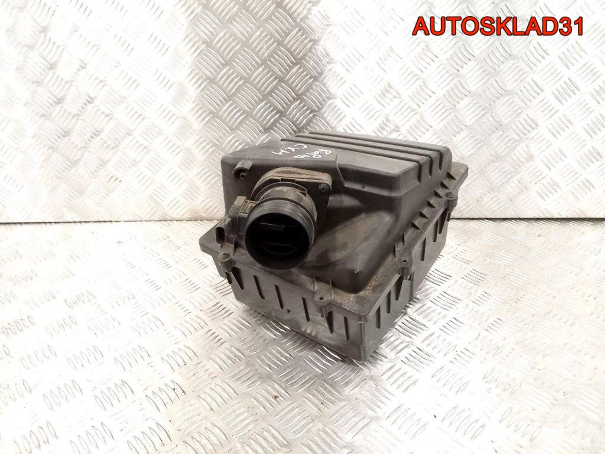 Корпус воздушного фильтра Skoda Rapid 6C0129601K, 1800 рублей, Дубовое