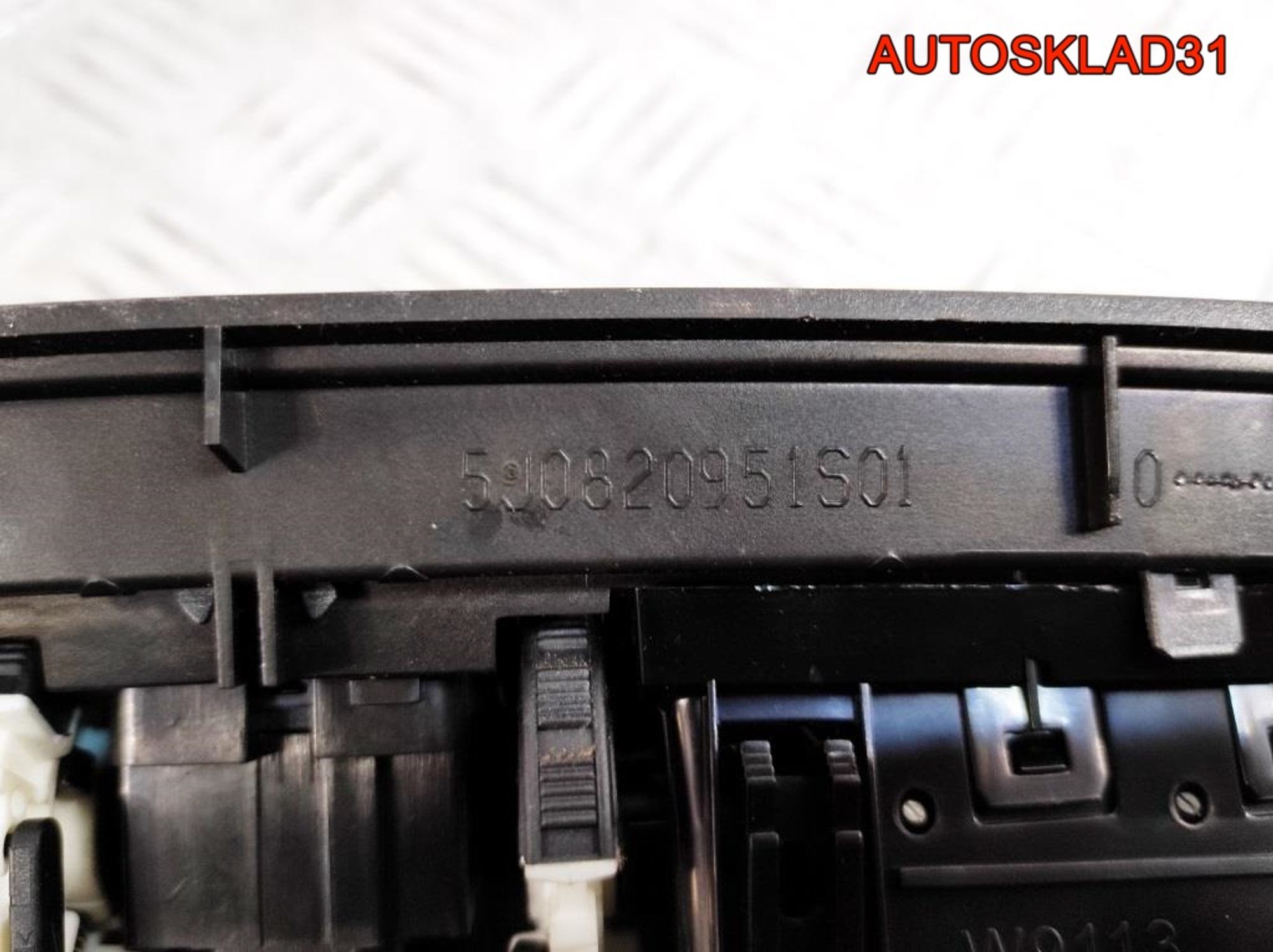 Дефлектор воздушный Skoda Fabia 2 5J0820951C, 2300 рублей, Дубовое