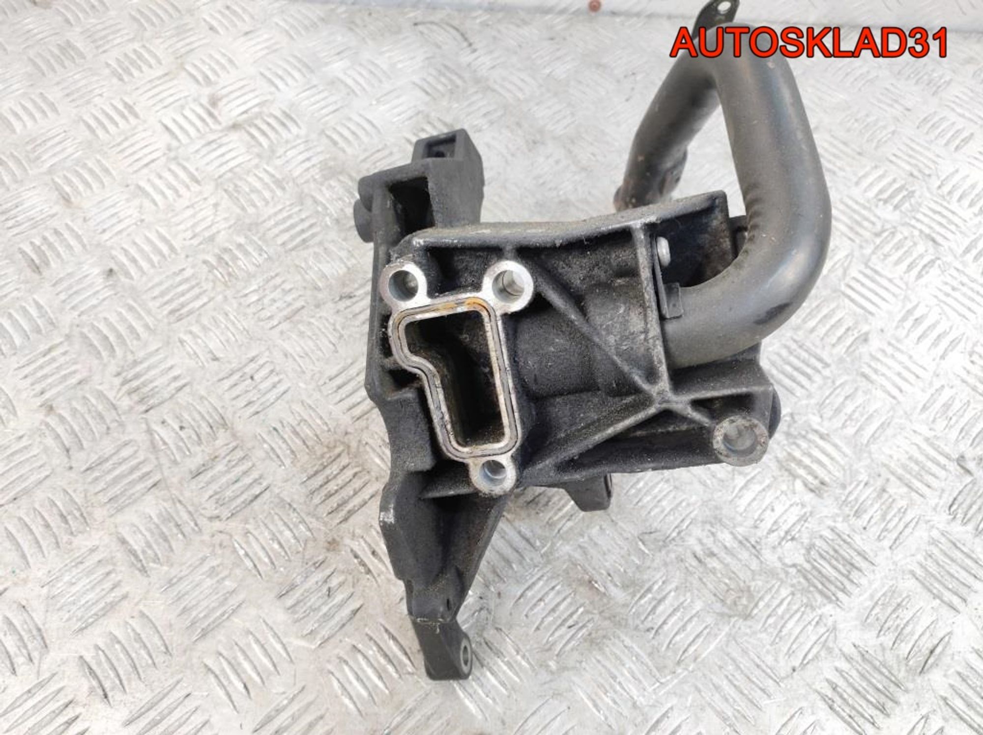 Кронштейн ГУР Audi A4 B7 3.0 ASB 059145169AA, 1000 рублей, Дубовое