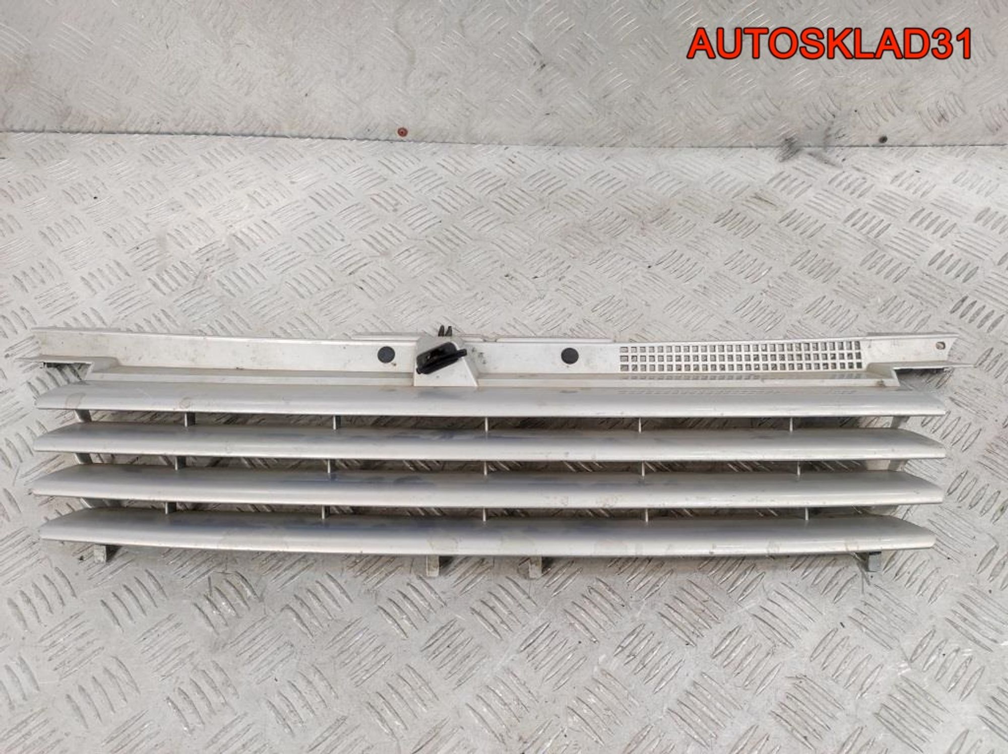 Решётка радиатора Volkswagen Bora 1J5853653OE, 2500 рублей, Дубовое