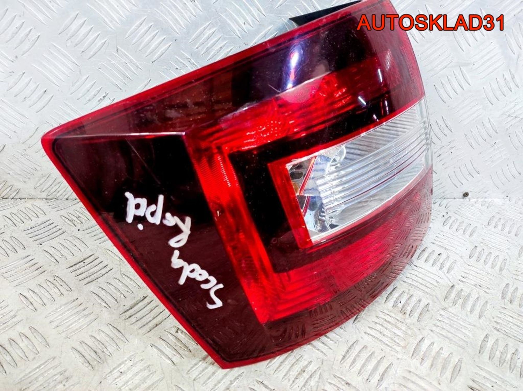 Фонарь задний левый Skoda Rapid 5JJ945095A, 9800 рублей, Дубовое