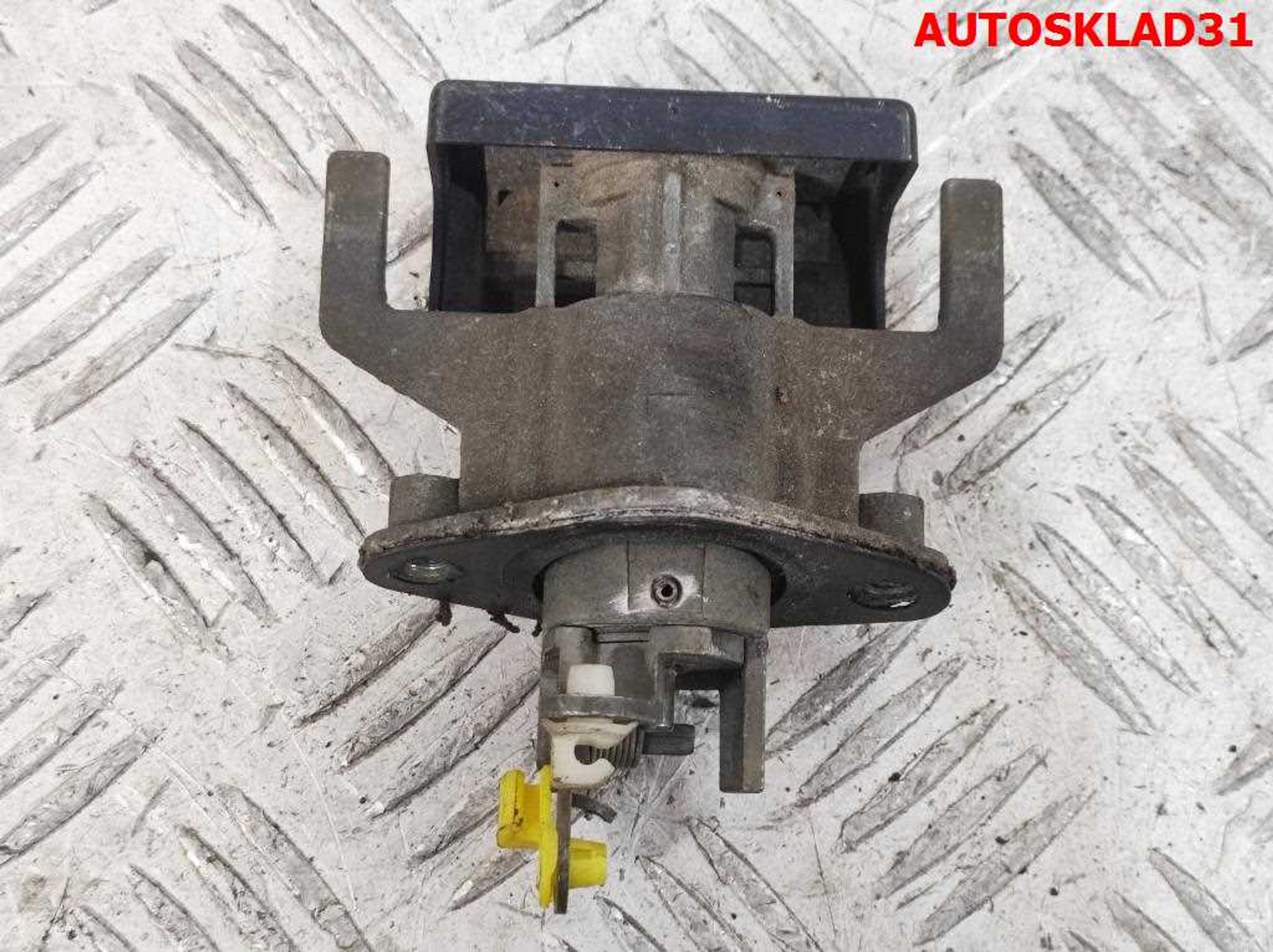 Кнопка открывания багажника Nissan Primera P11E 908122F000, 1500 рублей, Дубовое