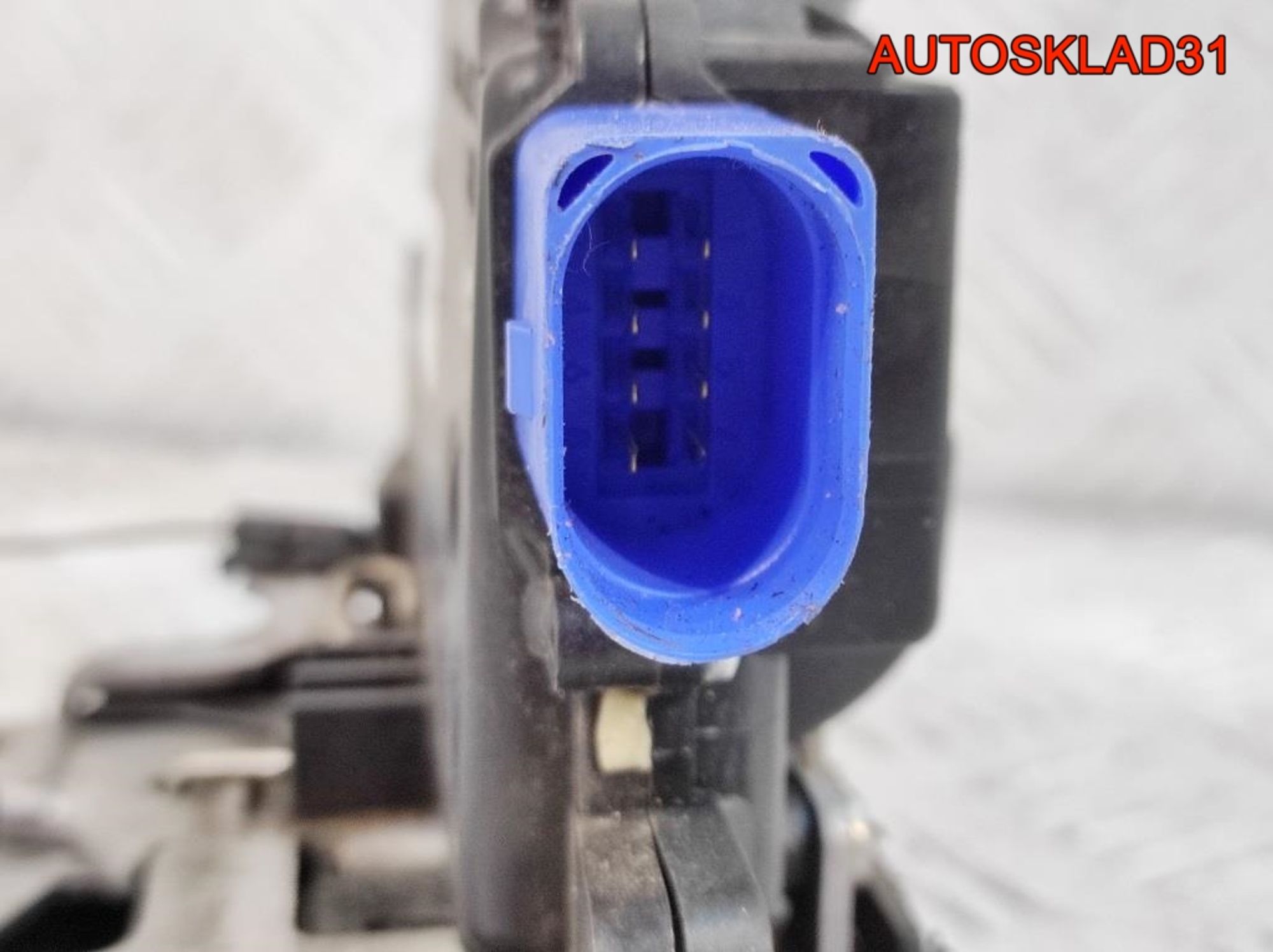 Замок двери передней правой Skoda Fabia 2 3B1837016CE, 2800 рублей, Дубовое