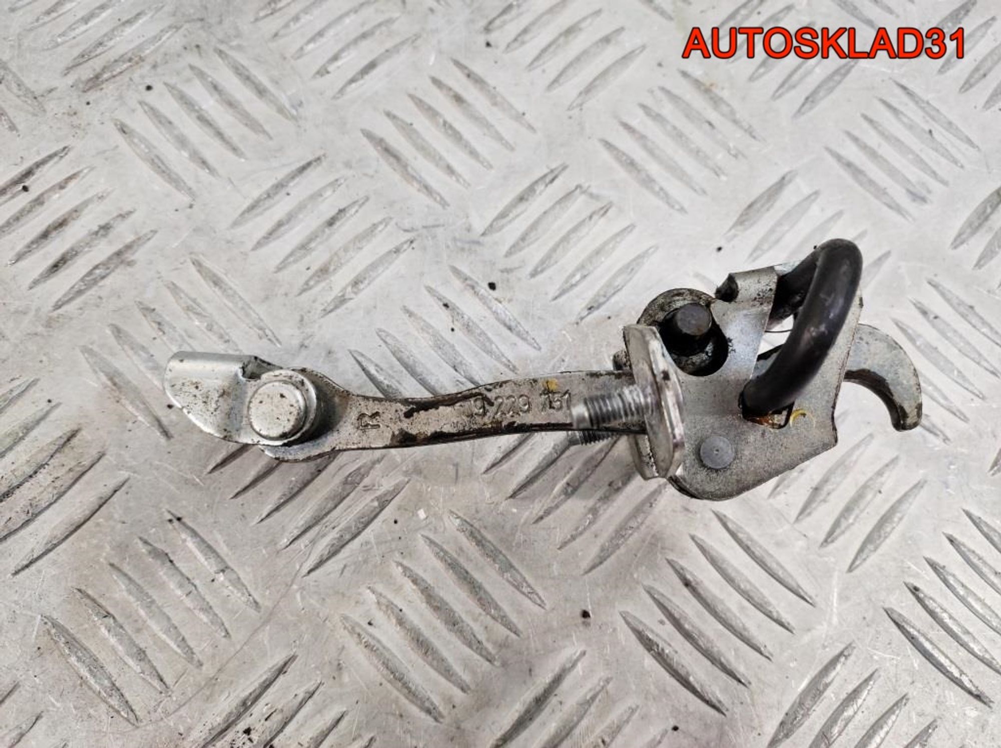 Ограничитель двери задней Opel Vectra C 09229751, 900 рублей, Дубовое