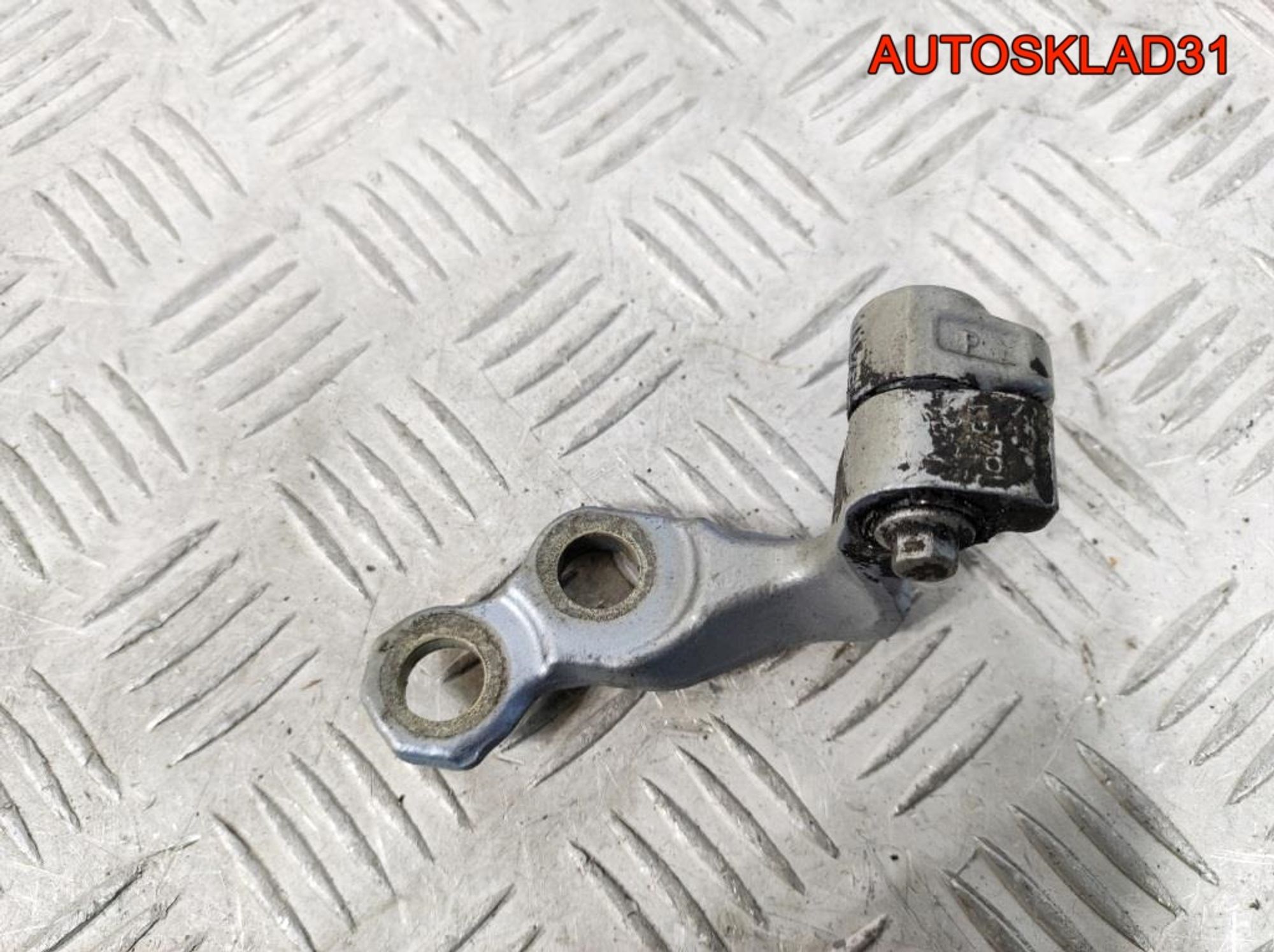 Петля двери передней левой верхняя Ford Focus 2, 900 рублей, Дубовое