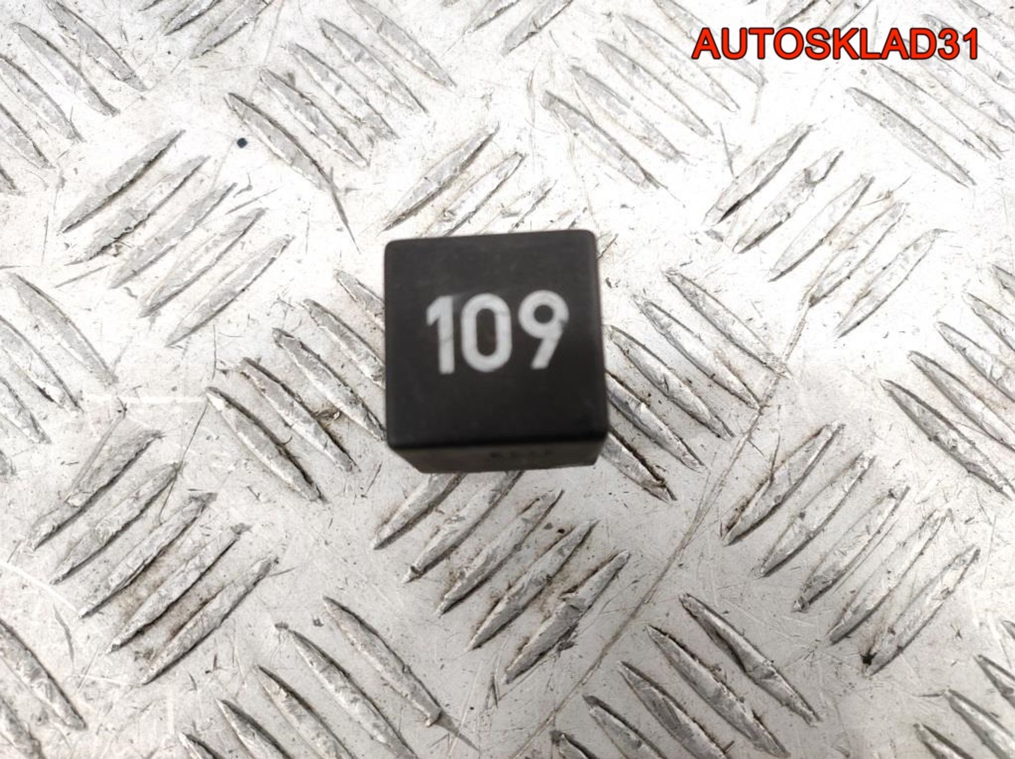 Реле №109 Volkswagen Golf 4 357906381A, 600 рублей, Дубовое