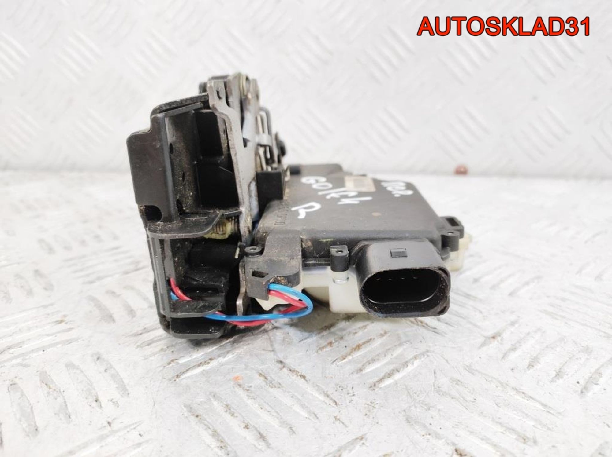 Замок двери передней правой VW Golf 4 6X1837014AC, 2000 рублей, Дубовое