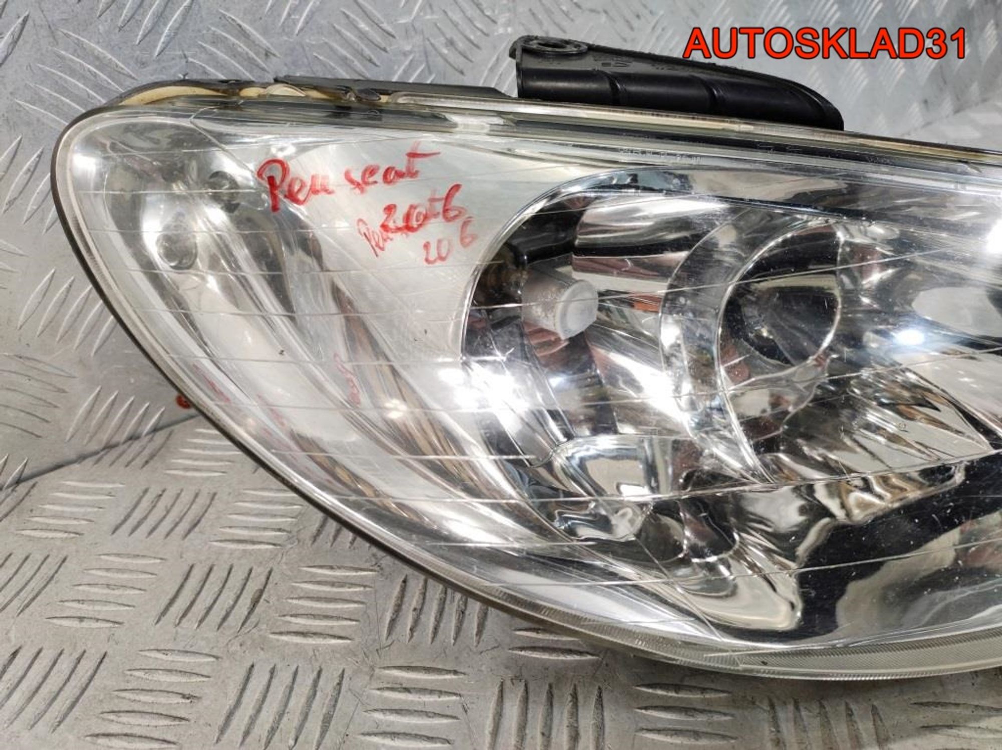 Фара правая Peugeot 206 9628666780, 5000 рублей, Дубовое