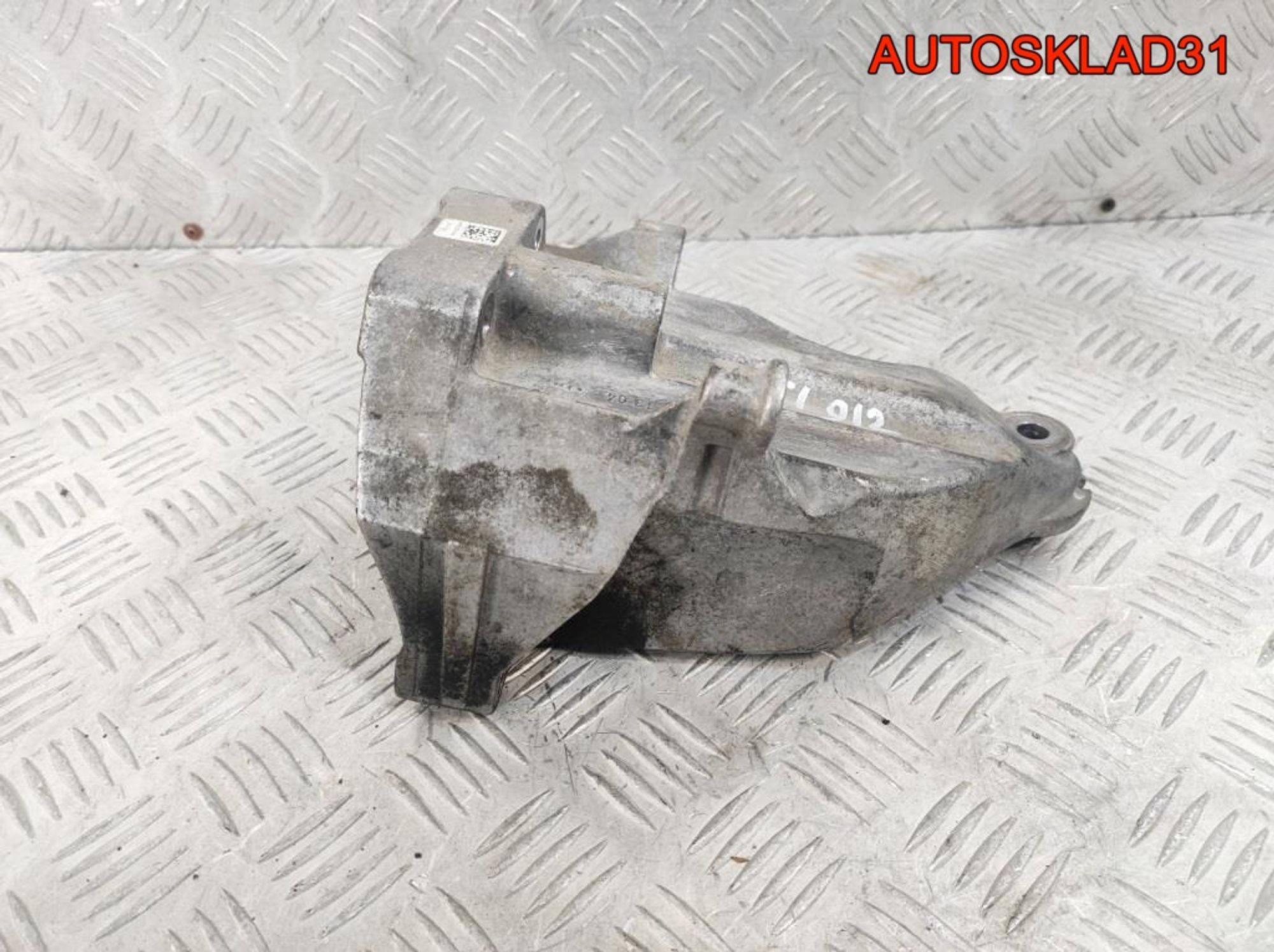 Кронштейн двигателя левый Mercedes X204 651.912, 1000 рублей, Дубовое