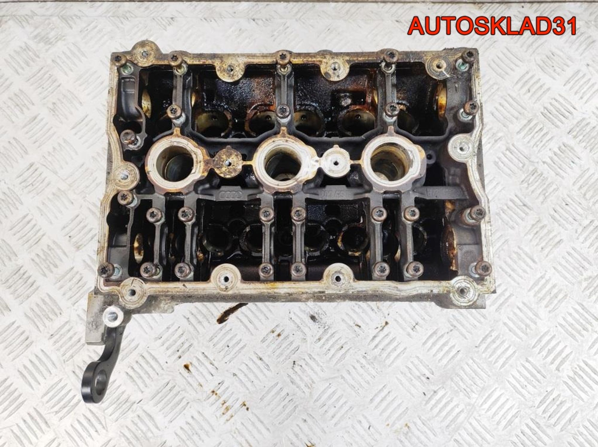 Головки блока правая Audi A4 B6 3,0 ASN 06C103373F, 7000 рублей, Дубовое