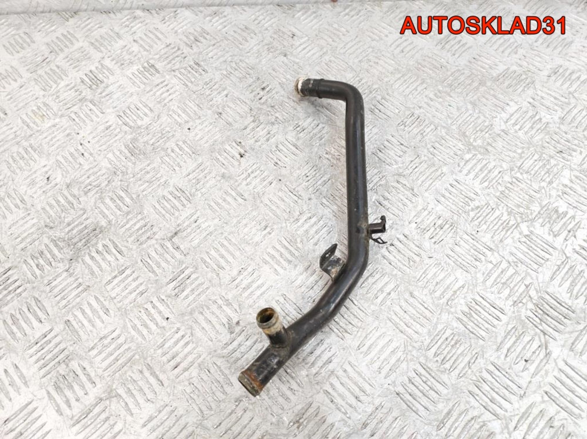 Трубка охлаждающей жидкости VW Passat B5 1,8 AEB 058121065A, 800 рублей, Дубовое
