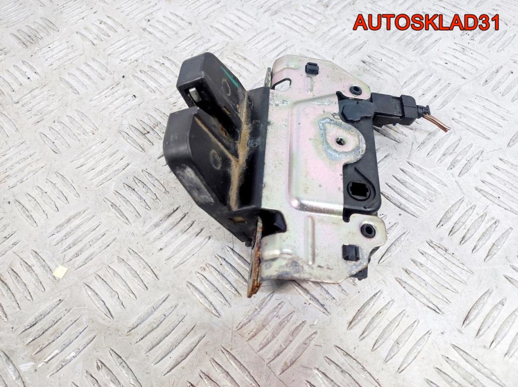 Замок багажника Opel Astra H 13117285 Универсал, 4100 рублей, Дубовое