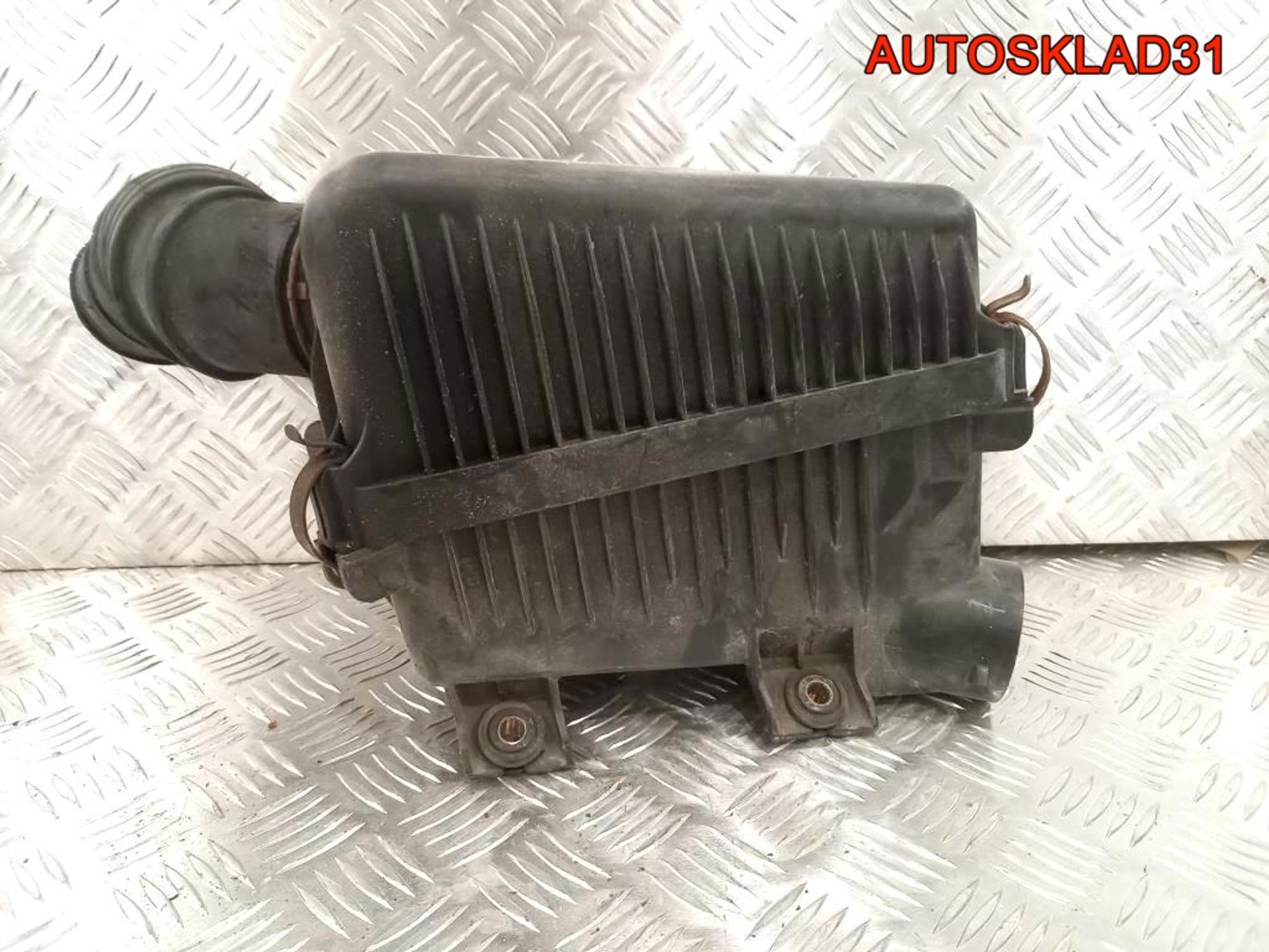 Корпус воздушного фильтра Hyundai Getz 281101C000, 1400 рублей, Дубовое