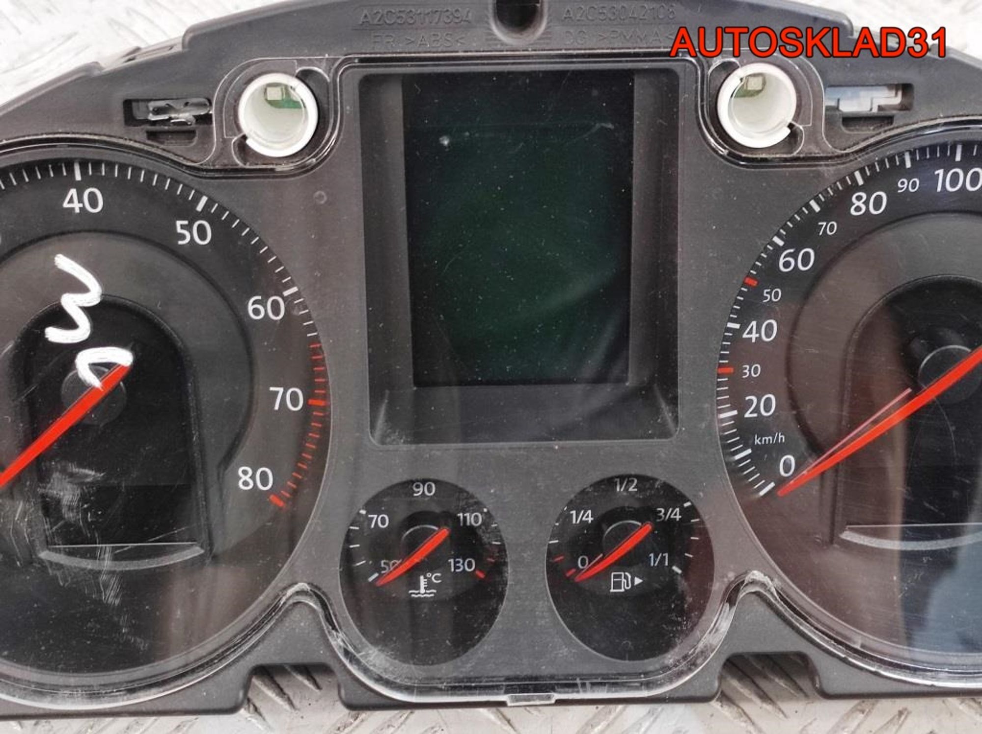 Панель приборов VW Passat B6 3C0920871D Бензин, 5500 рублей, Дубовое