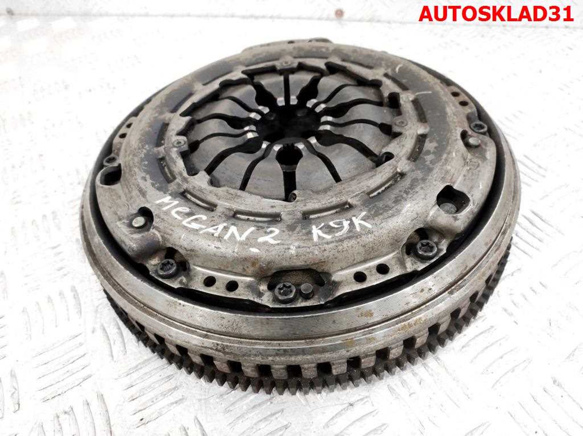 Маховик в сборе со сцеплением Renault Megane 2 1,5 K9K Дизель 8200495249, 8000 рублей, Дубовое