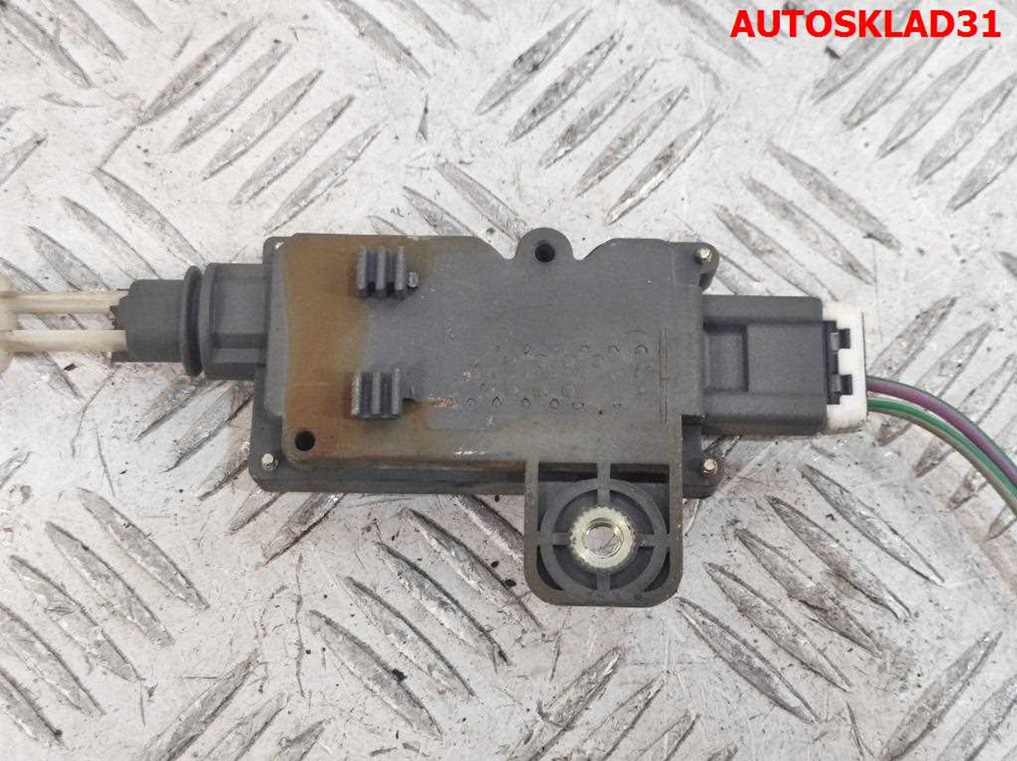 Активатор замка багажника Nissan Primera P11 Combi 905508F800, 700 рублей, Дубовое