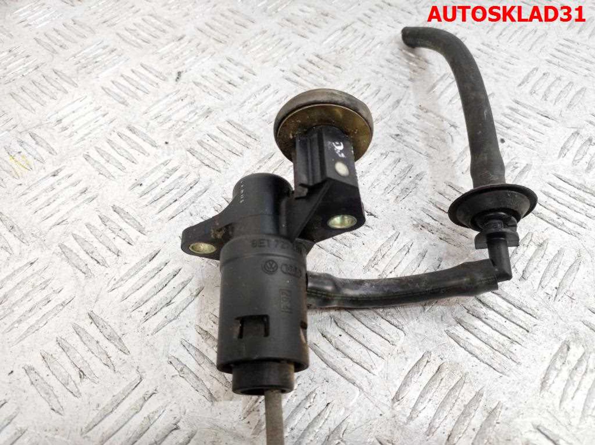 Цилиндр сцепления главный Audi A4 B6 8E1721401S, 1700 рублей, Дубовое