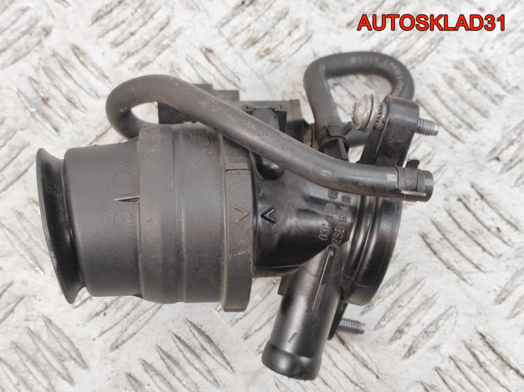 Коллектор впускной VW Golf 6 1.4 CAX 03C129656C, 1500 рублей, Дубовое