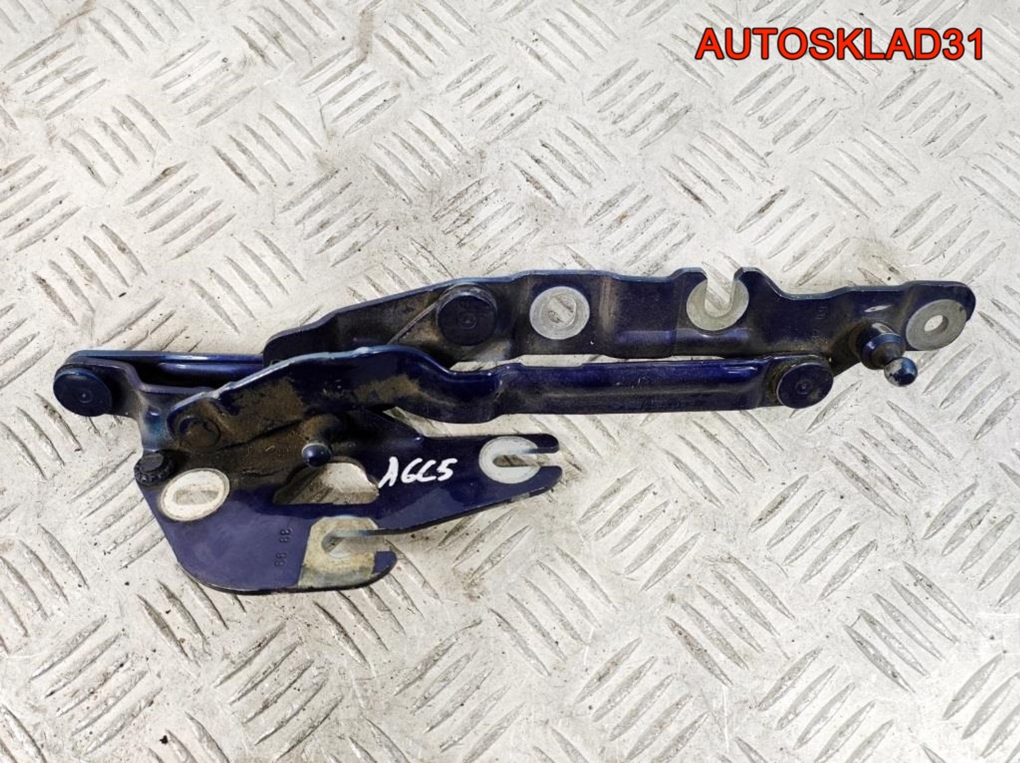 Петля крышки багажника левая Audi A6 C5 4B5827301C, 900 рублей, Дубовое