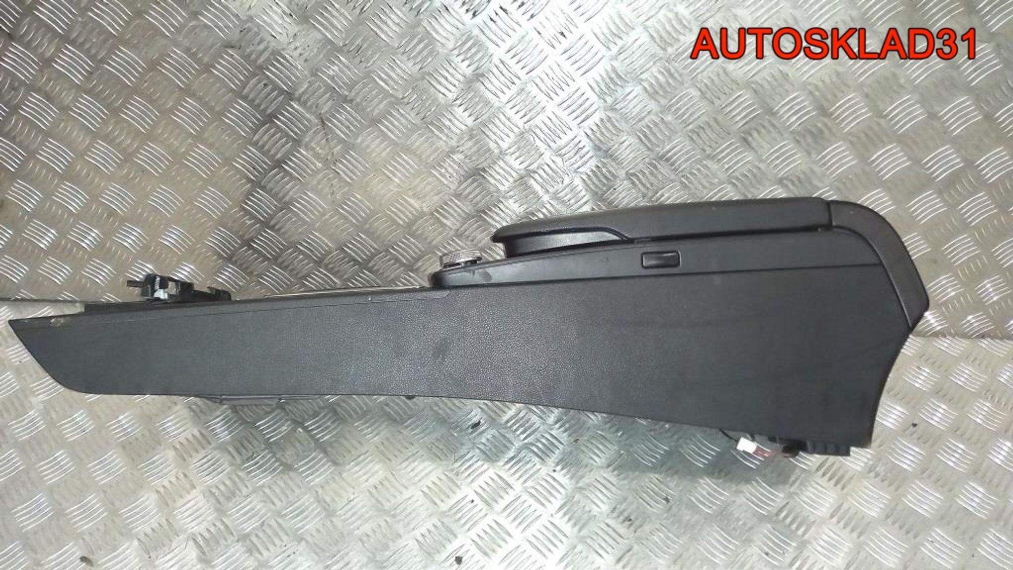 Подлокотник с консолью Mercedes Benz W204 A2046800150, 8000 рублей, Дубовое