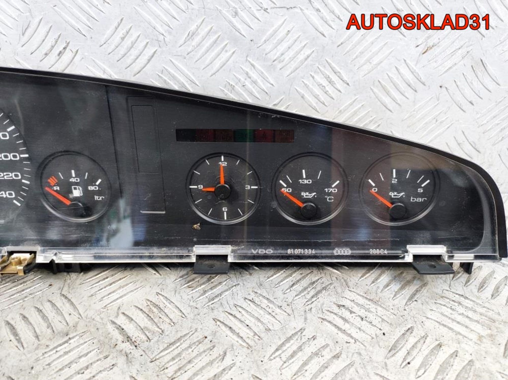 Панель приборов Audi 100 C4 4A1919033P Бензин, 16200 рублей, Дубовое