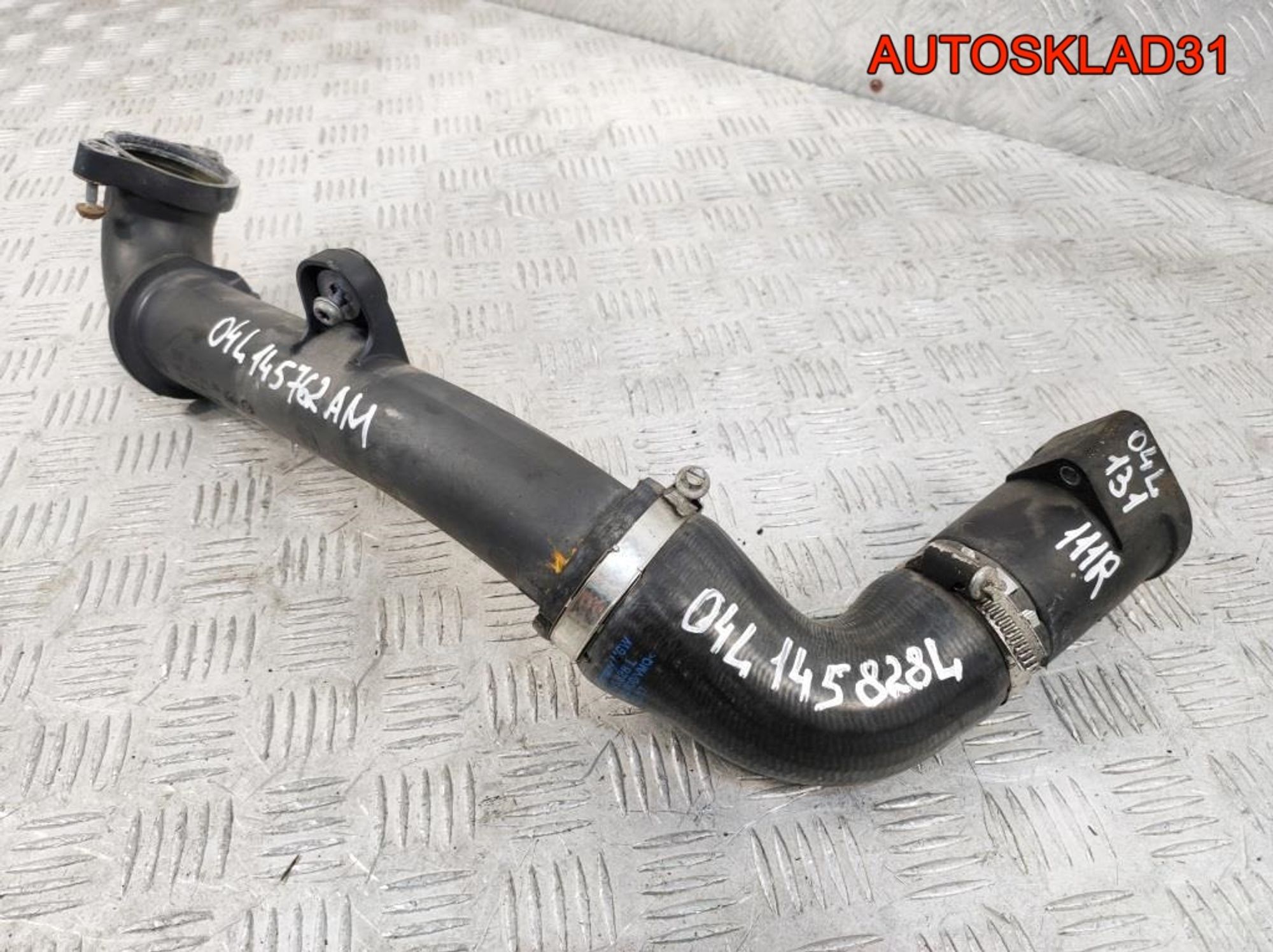 Патрубок интеркулера VW Passat B8 2,0 Дизель 04L145762AM, 5000 рублей, Дубовое