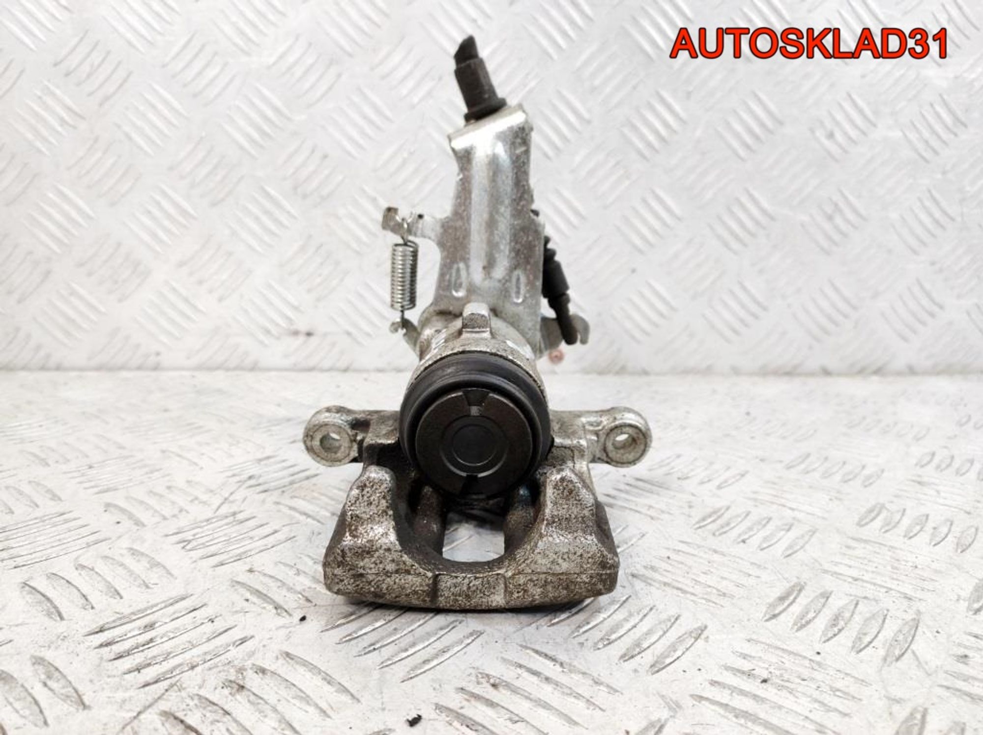 Суппорт тормозной задний левый Nissan Almera N16 44011BM40A, 3500 рублей, Дубовое