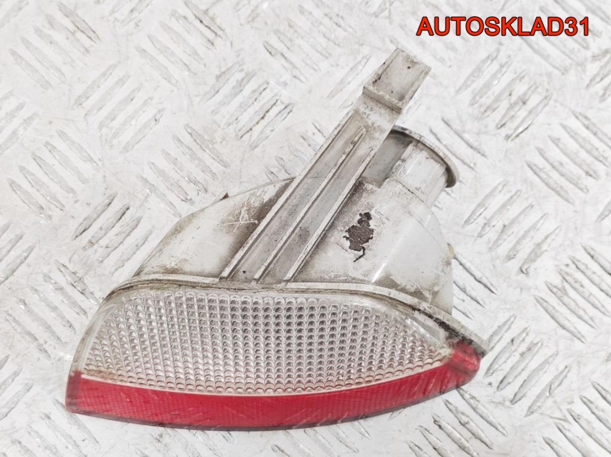 Фонарь задний в бампер левый Ford Focus 2 5M5115K273AA, 1200 рублей, Дубовое