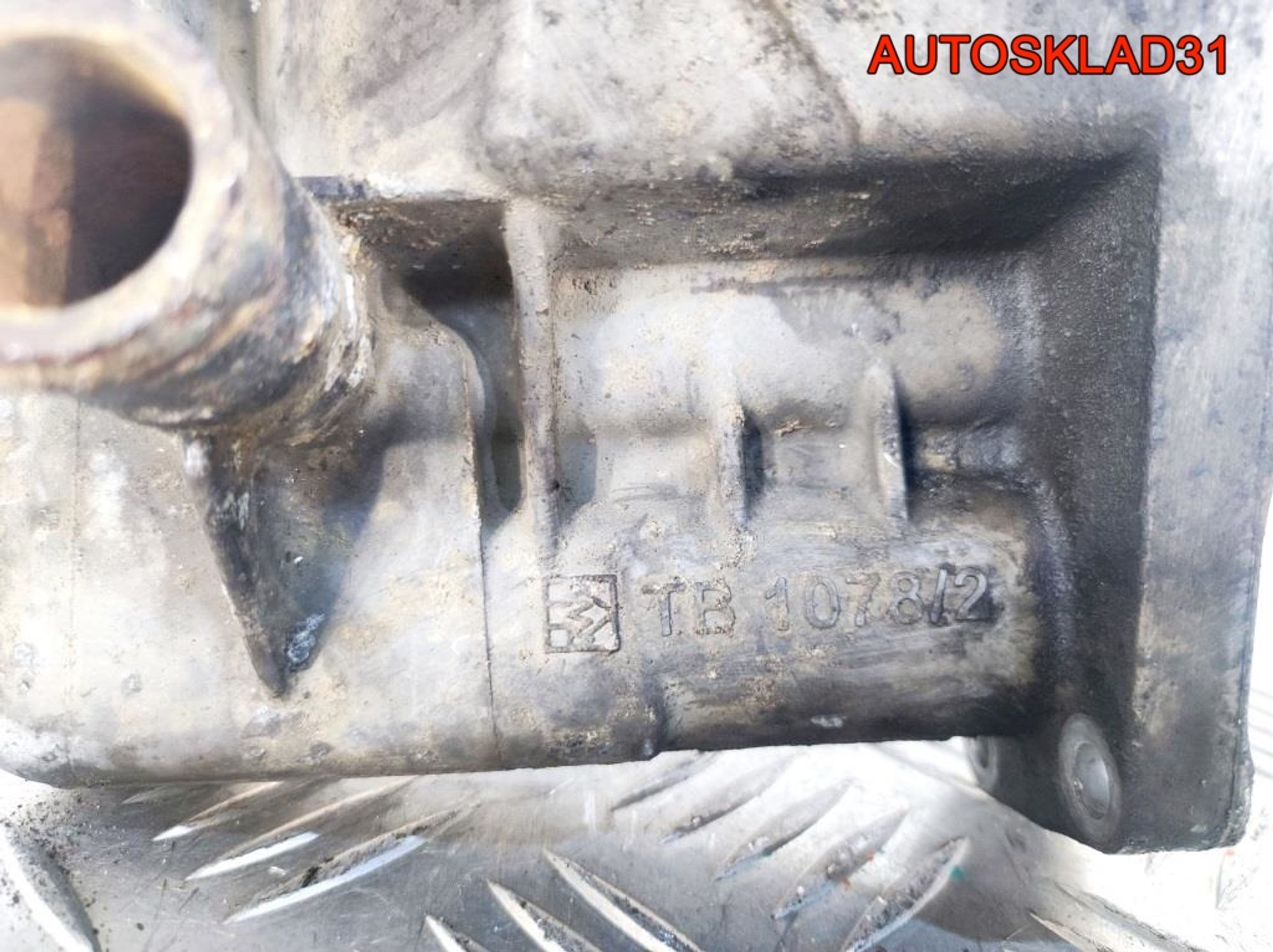 Фланец системы охлаждения Vito 638 A6112000690, 1700 рублей, Дубовое