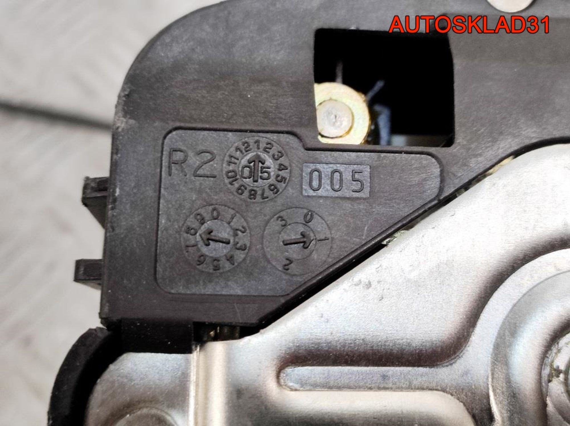 Замок двери задней правой Mercedes W211 A2117300635, 2300 рублей, Дубовое