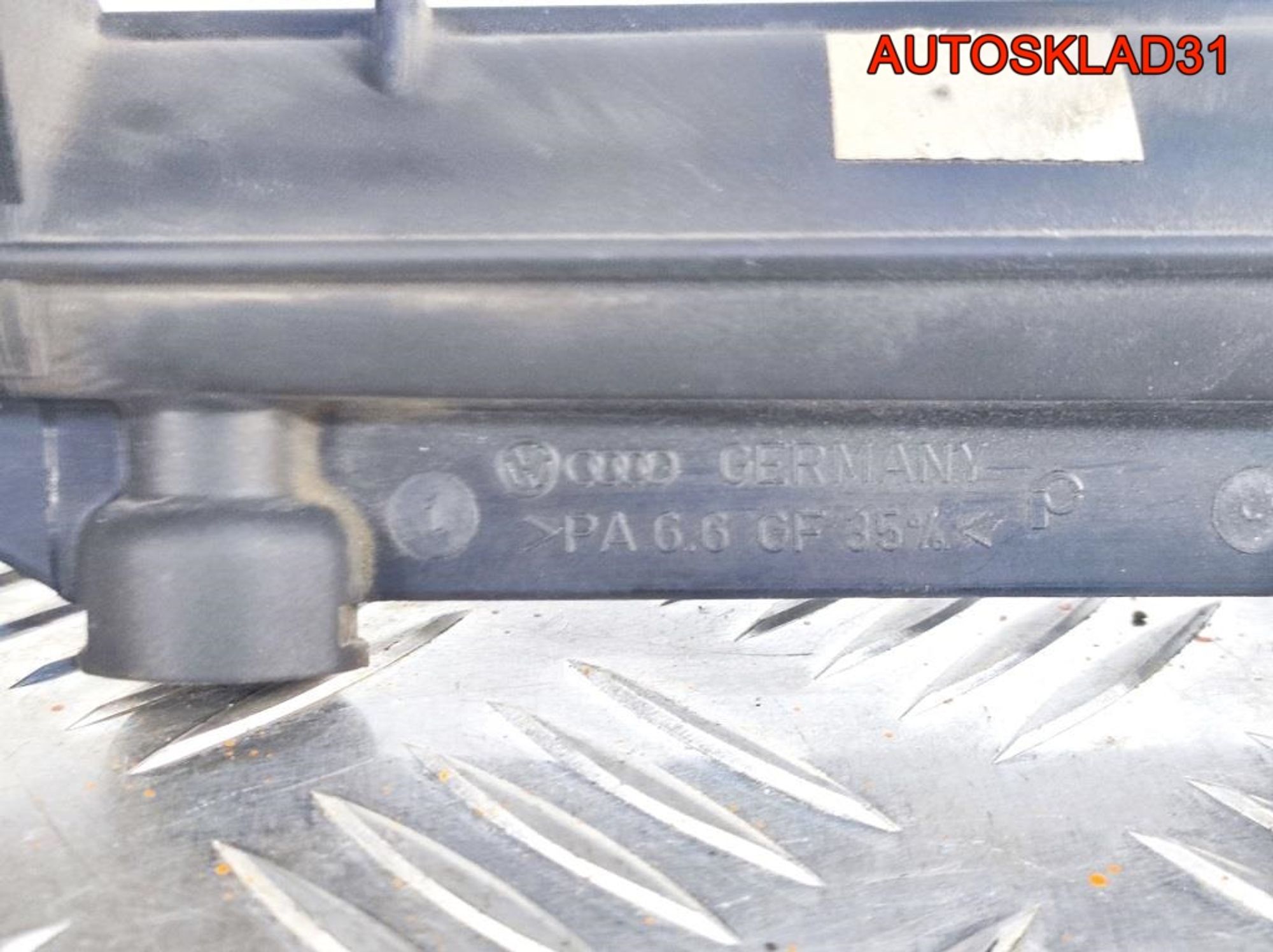 Рейка топливная Volkswagen Golf 4 AKL 06A133317A, 2500 рублей, Дубовое