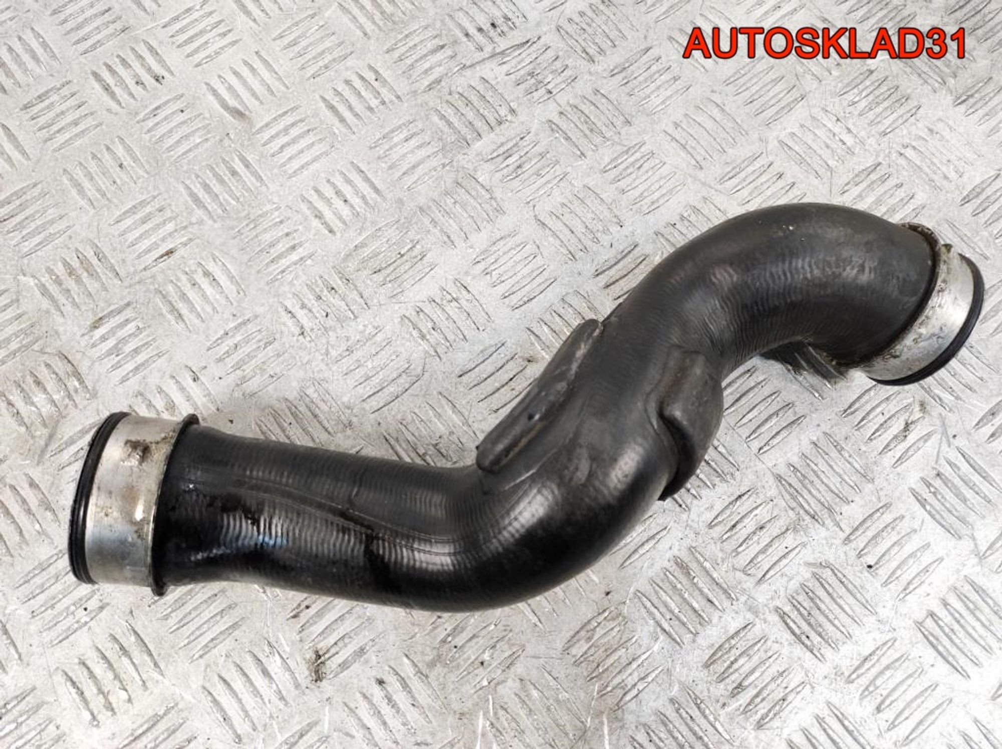 Патрубок интеркулера Mercedes Benz W203 2.2 OM646 Дизель A2035282082, 1500 рублей, Дубовое